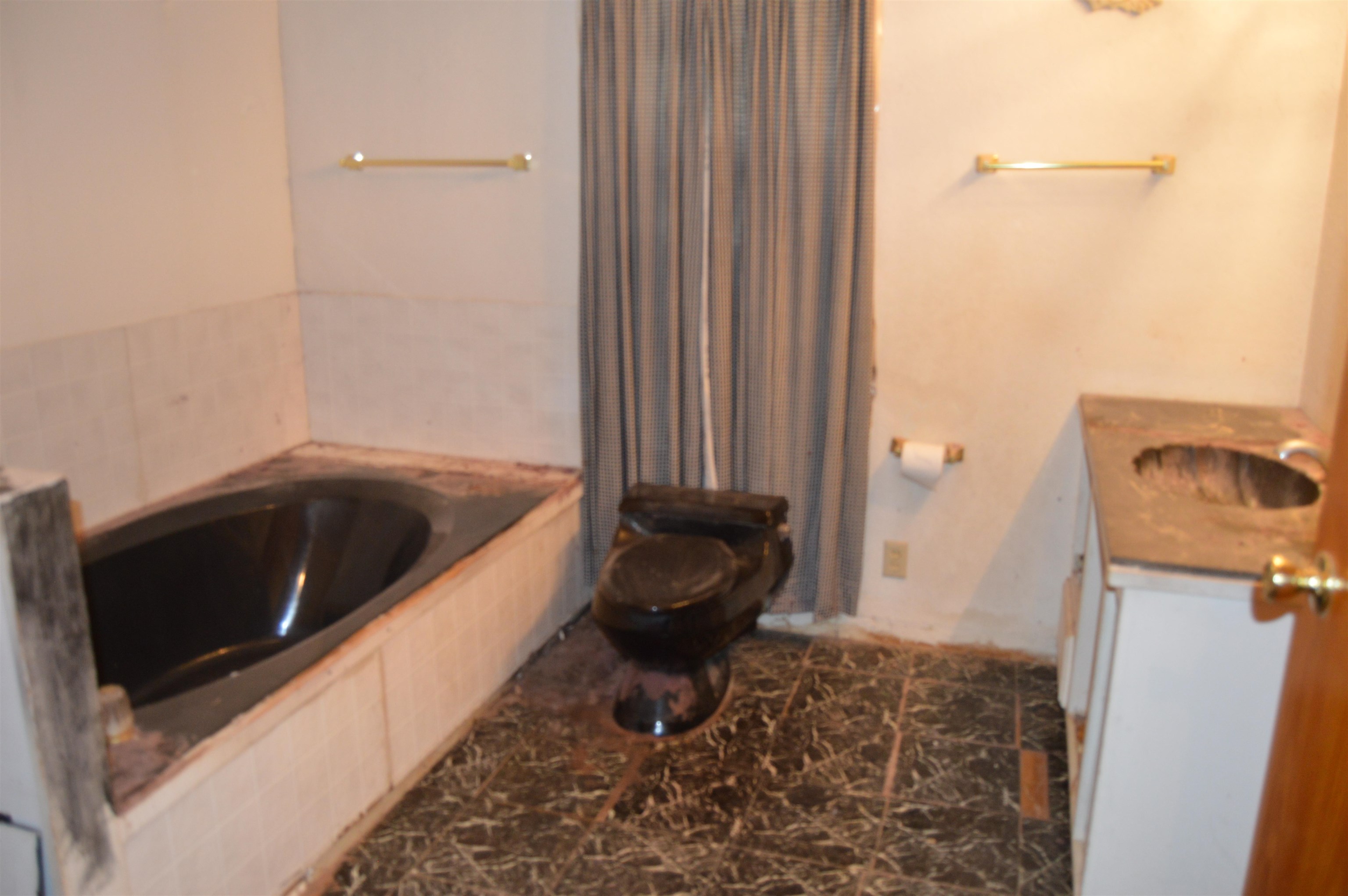 Wichita, Kansas 67213, United States, 2 Bedrooms Bedrooms, ,2 BathroomsBathrooms,Residential,Pending,68602
