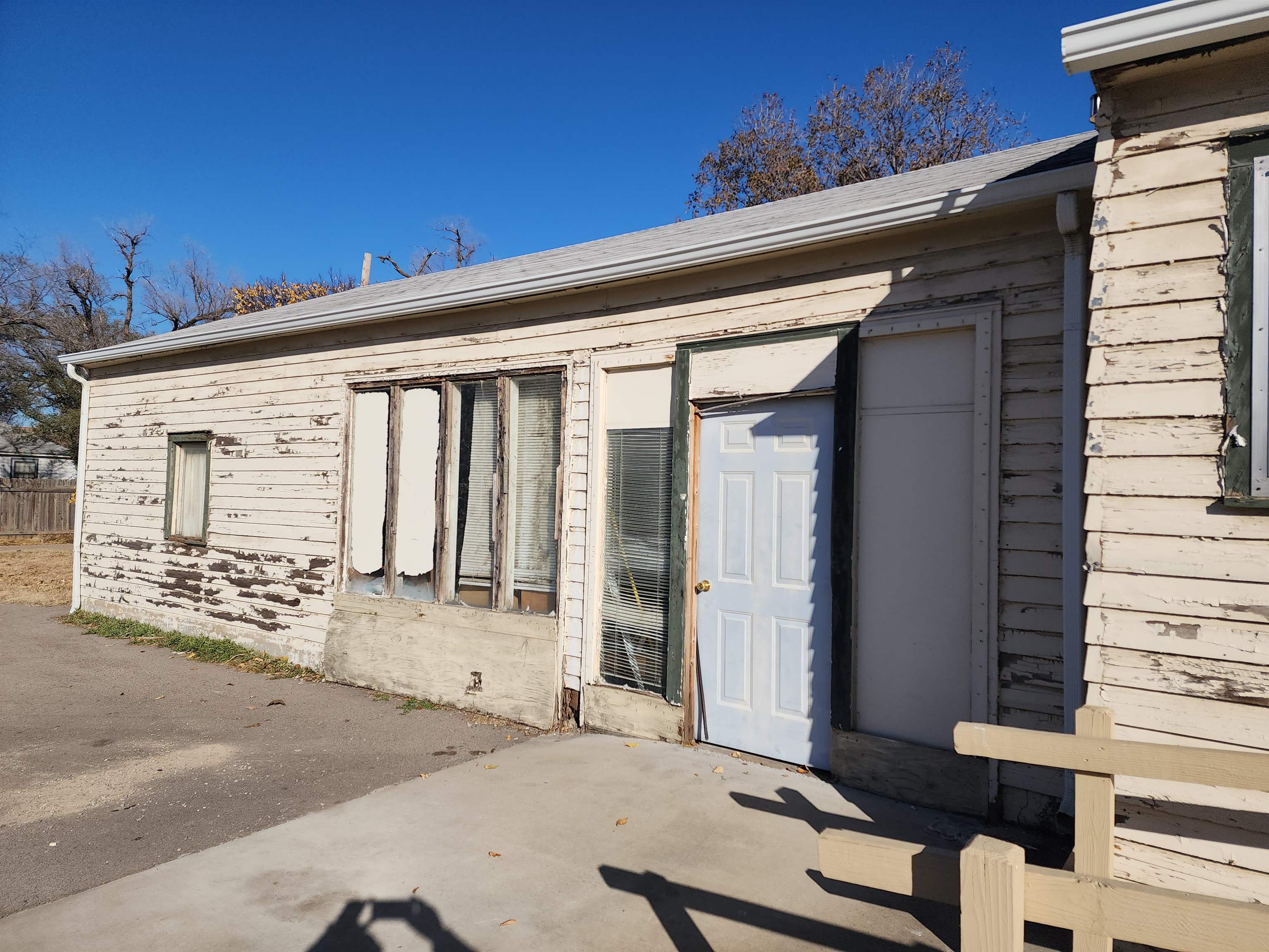Wichita, Kansas 67213, United States, 2 Bedrooms Bedrooms, ,2 BathroomsBathrooms,Residential,Pending,68602