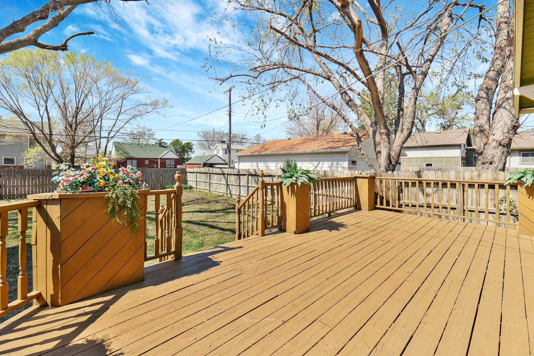 Wichita, Kansas 67203, United States, 2 Bedrooms Bedrooms, ,1 BathroomBathrooms,Residential,Pending,62352