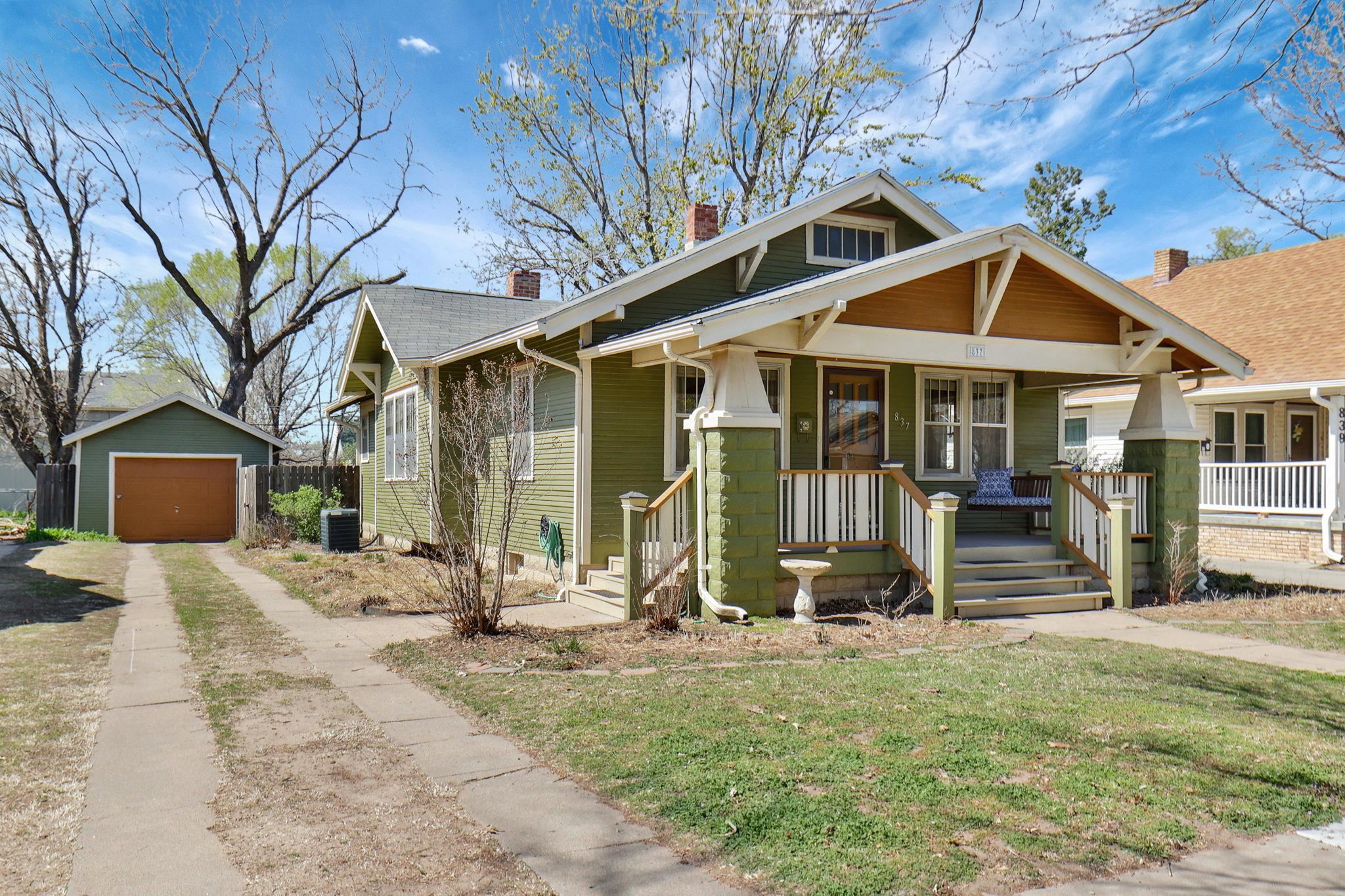 Wichita, Kansas 67203, United States, 2 Bedrooms Bedrooms, ,1 BathroomBathrooms,Residential,Pending,62352