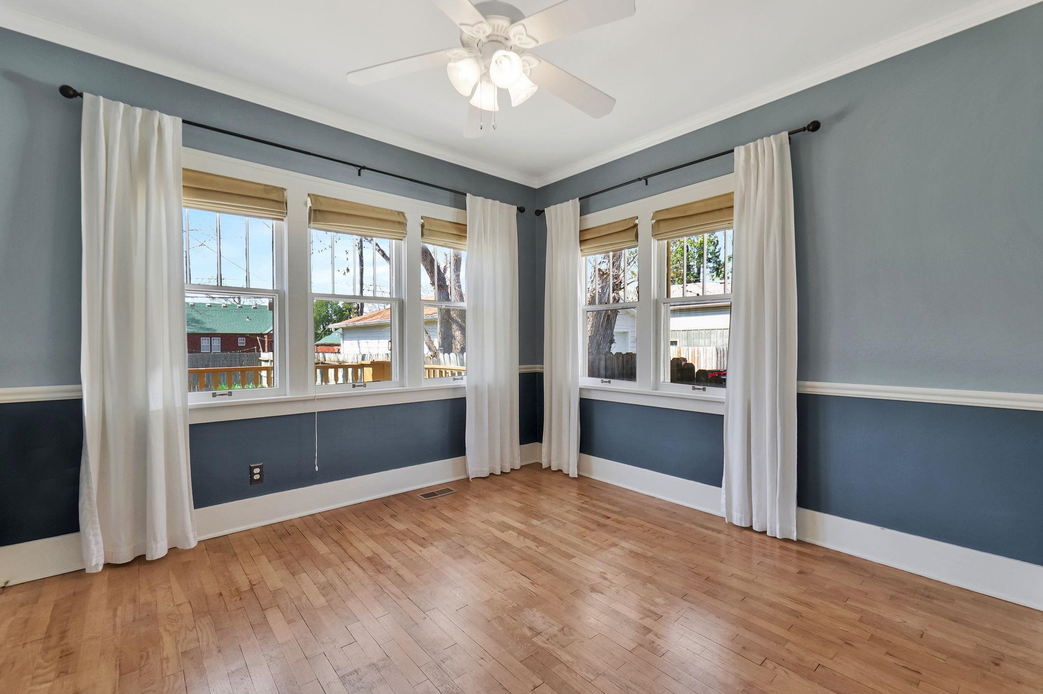 Wichita, Kansas 67203, United States, 2 Bedrooms Bedrooms, ,1 BathroomBathrooms,Residential,Pending,62352