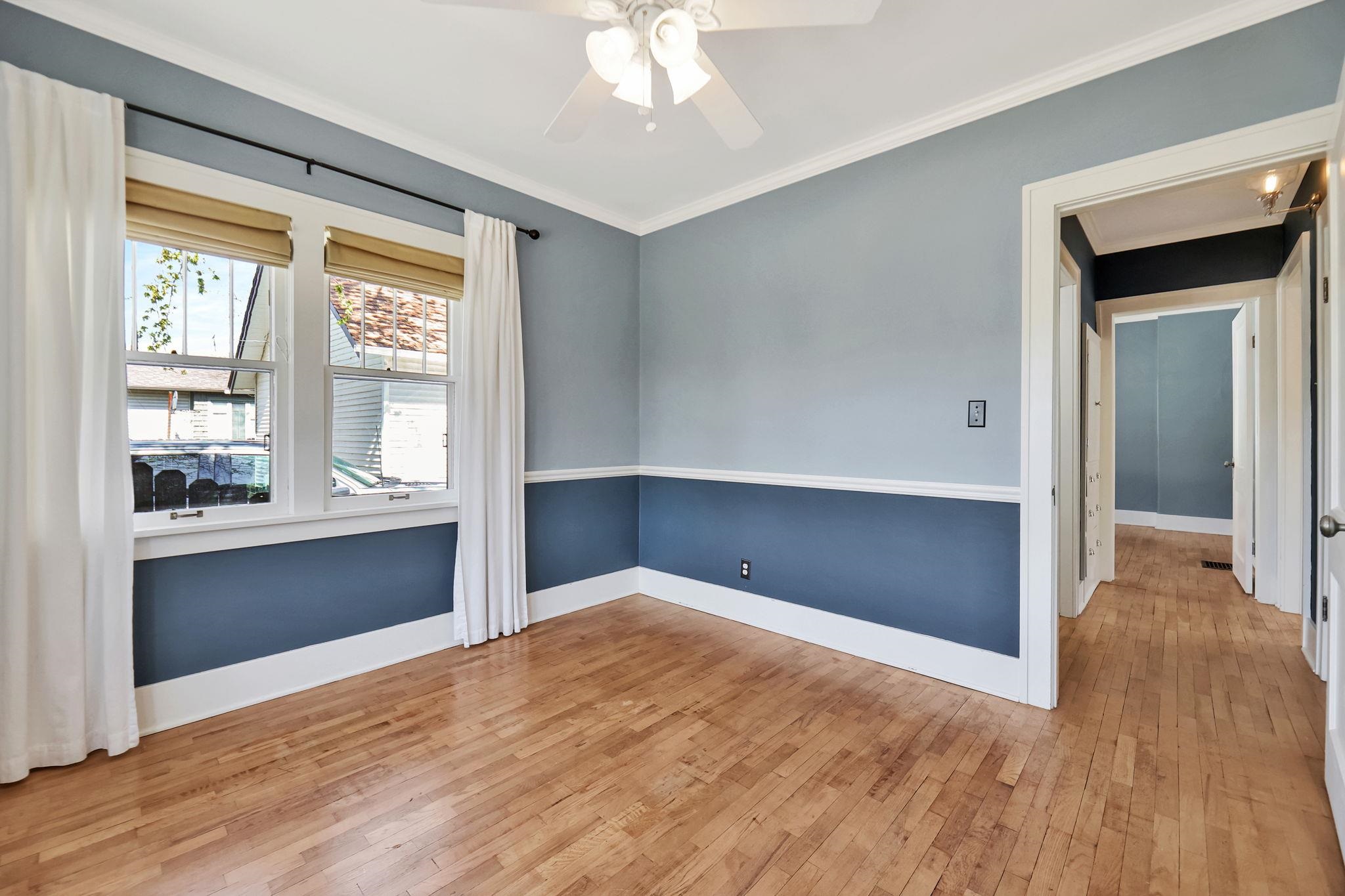 Wichita, Kansas 67203, United States, 2 Bedrooms Bedrooms, ,1 BathroomBathrooms,Residential,Pending,62352