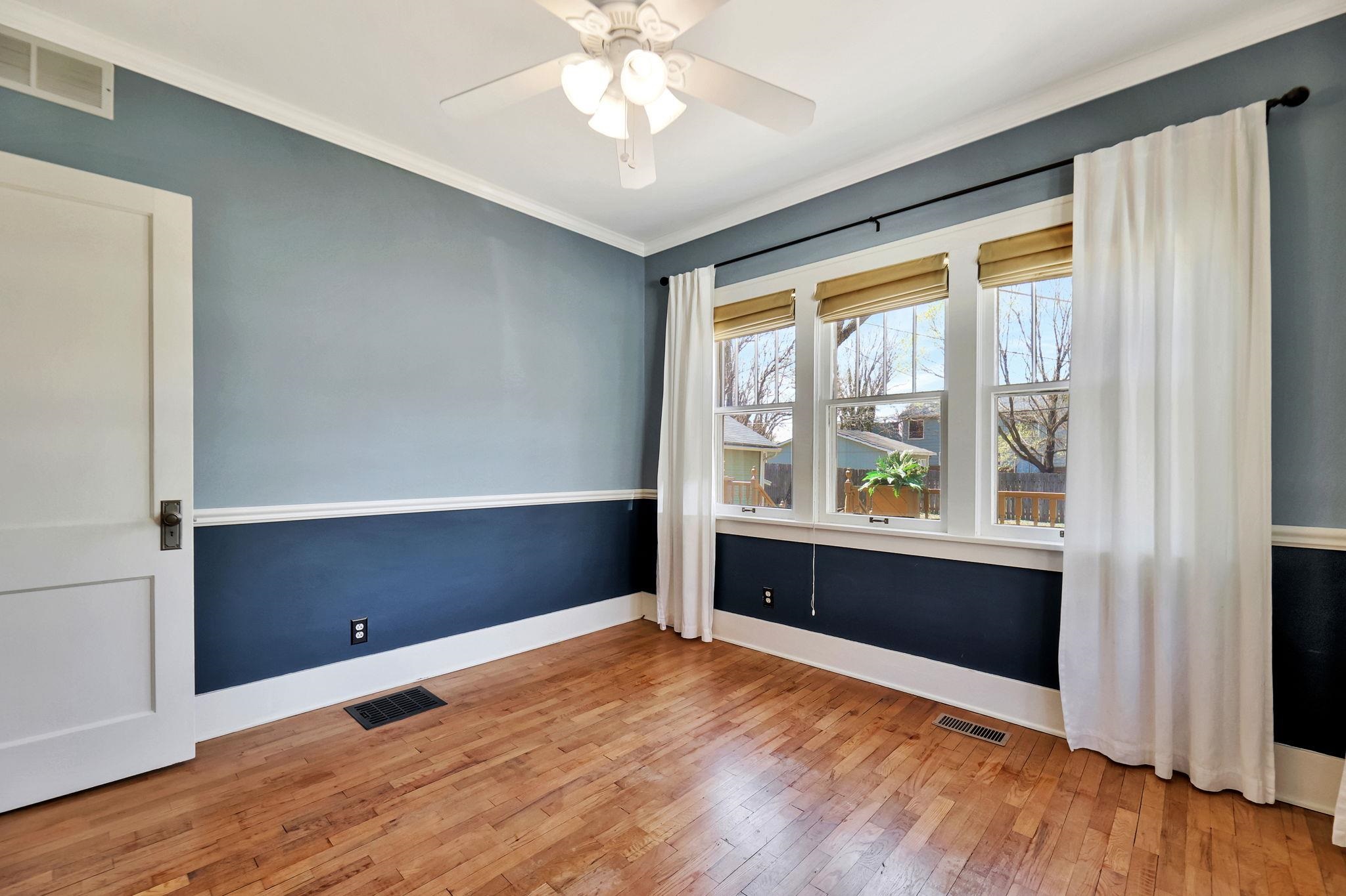 Wichita, Kansas 67203, United States, 2 Bedrooms Bedrooms, ,1 BathroomBathrooms,Residential,Pending,62352