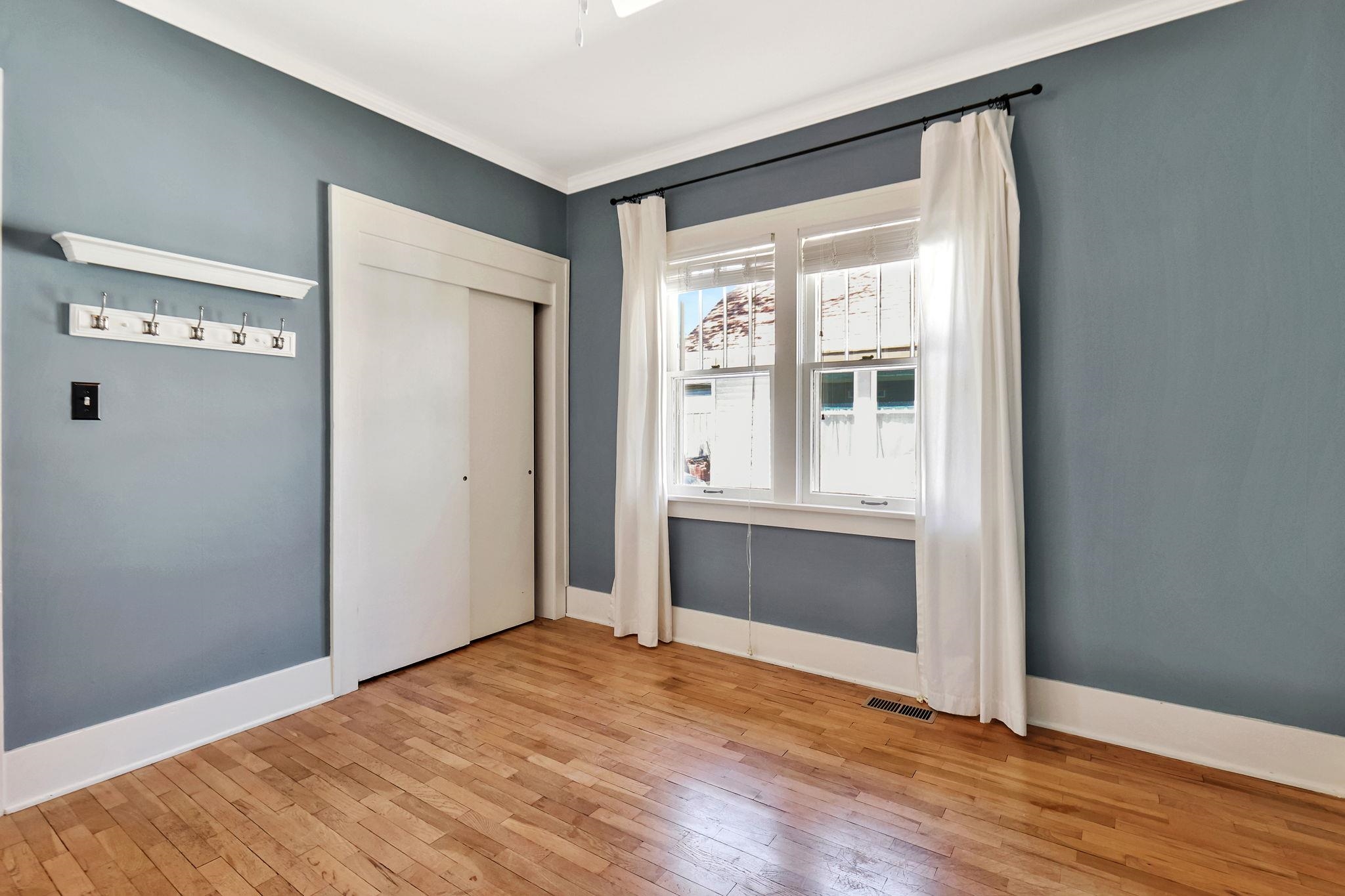 Wichita, Kansas 67203, United States, 2 Bedrooms Bedrooms, ,1 BathroomBathrooms,Residential,Pending,62352