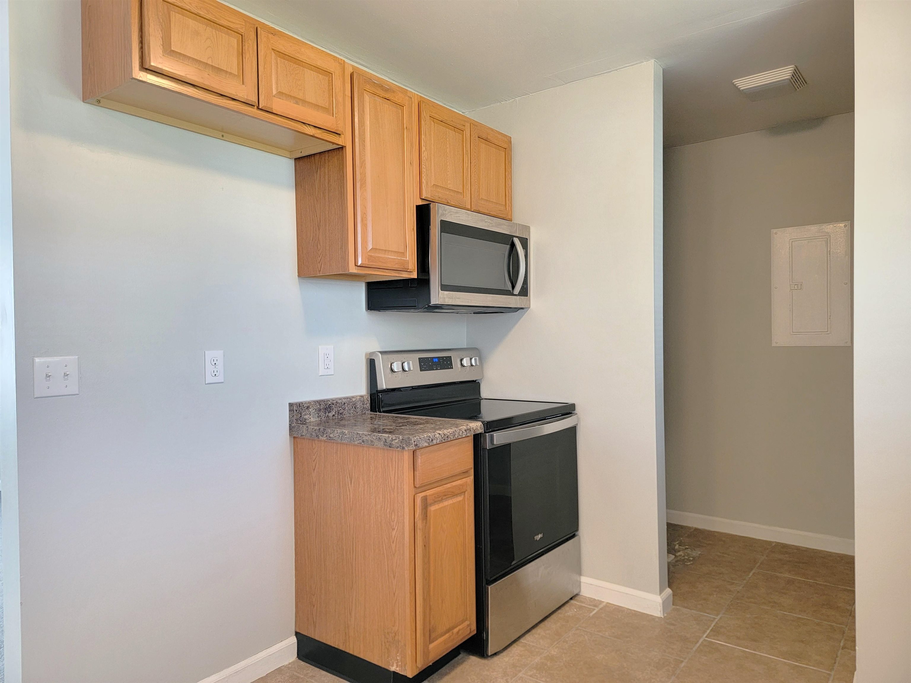 219 N Front St, Salina, Kansas image 9