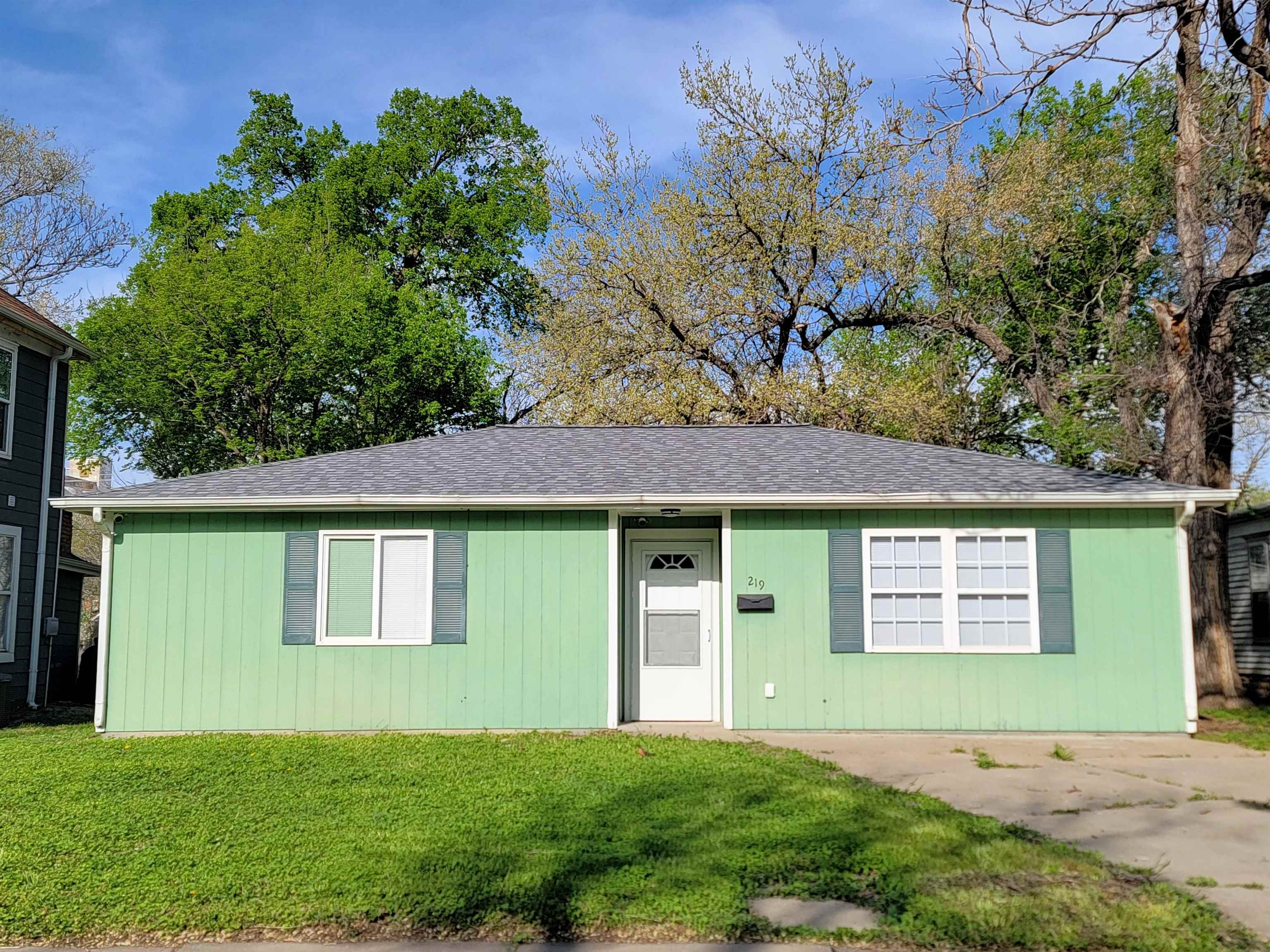 219 N Front St, Salina, Kansas image 1