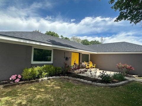 Photo of 6110 E 11th St N St, Wichita, KS 67208 (MLS # 680394)