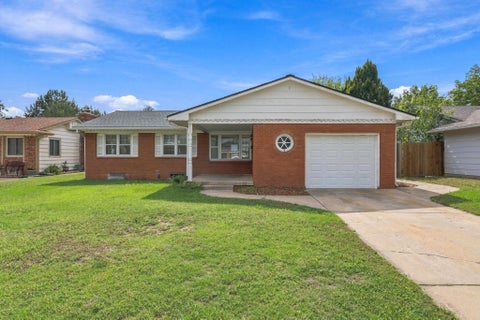 Homes For Sale - 8105 E Clay St<br/> Wichita, KS 67207