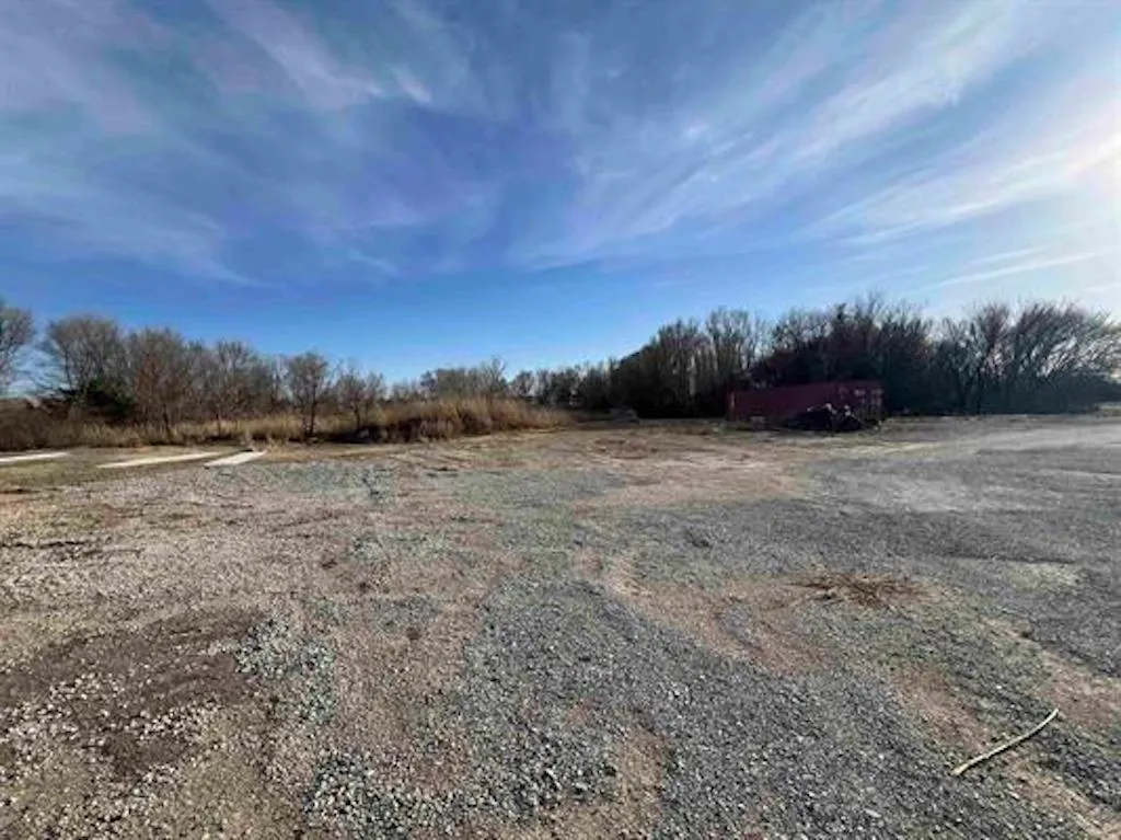 Winfield, Kansas 67156, United States, ,Commercial,Active,147154