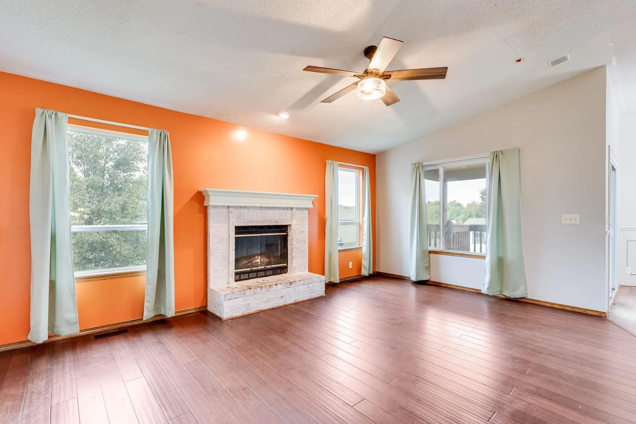 Wichita, Kansas 67209, United States, 4 Bedrooms Bedrooms, ,2 BathroomsBathrooms,Residential,Active,233934