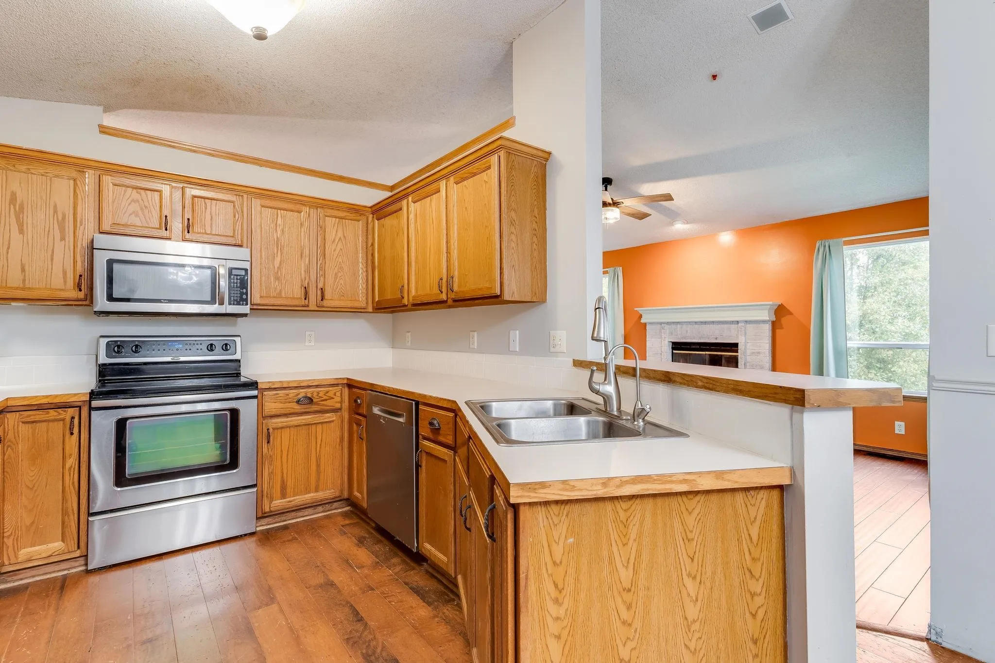 Wichita, Kansas 67209, United States, 4 Bedrooms Bedrooms, ,2 BathroomsBathrooms,Residential,Active,233934