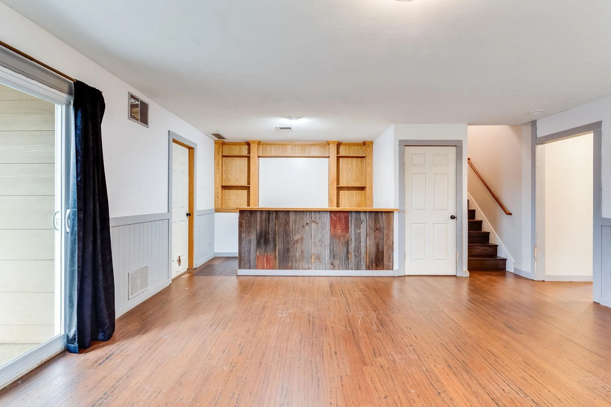 Wichita, Kansas 67209, United States, 4 Bedrooms Bedrooms, ,2 BathroomsBathrooms,Residential,Active,233934