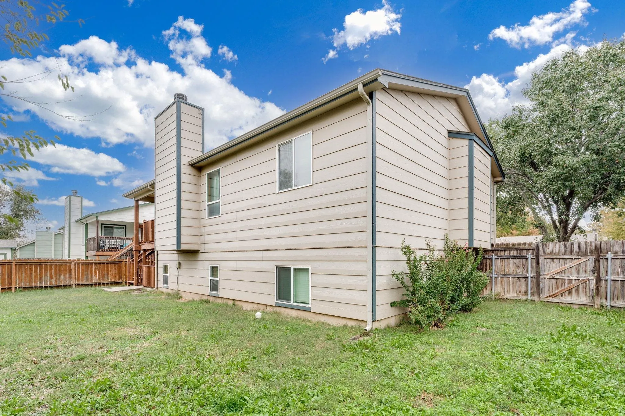 Wichita, Kansas 67209, United States, 4 Bedrooms Bedrooms, ,2 BathroomsBathrooms,Residential,Active,233934