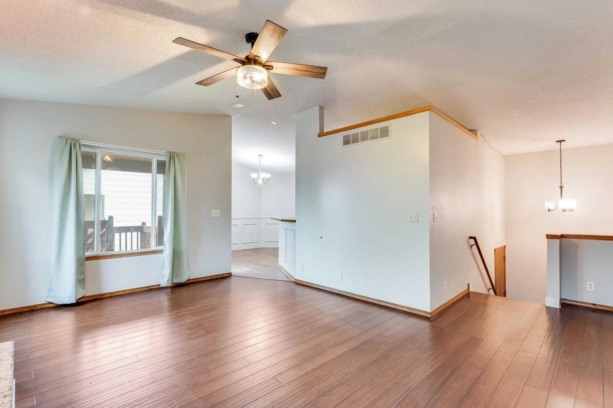 Wichita, Kansas 67209, United States, 4 Bedrooms Bedrooms, ,2 BathroomsBathrooms,Residential,Active,233934