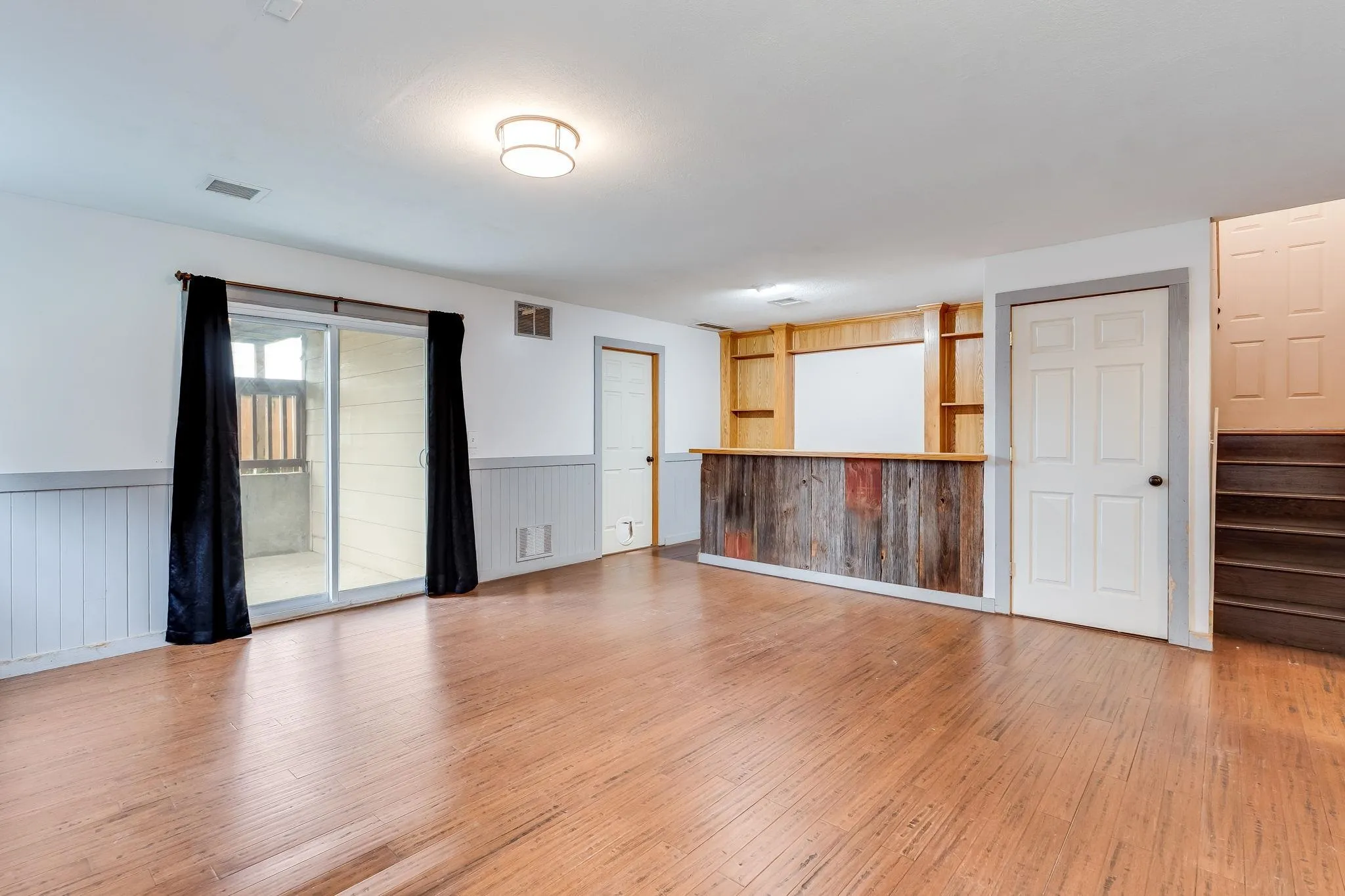 Wichita, Kansas 67209, United States, 4 Bedrooms Bedrooms, ,2 BathroomsBathrooms,Residential,Active,233934