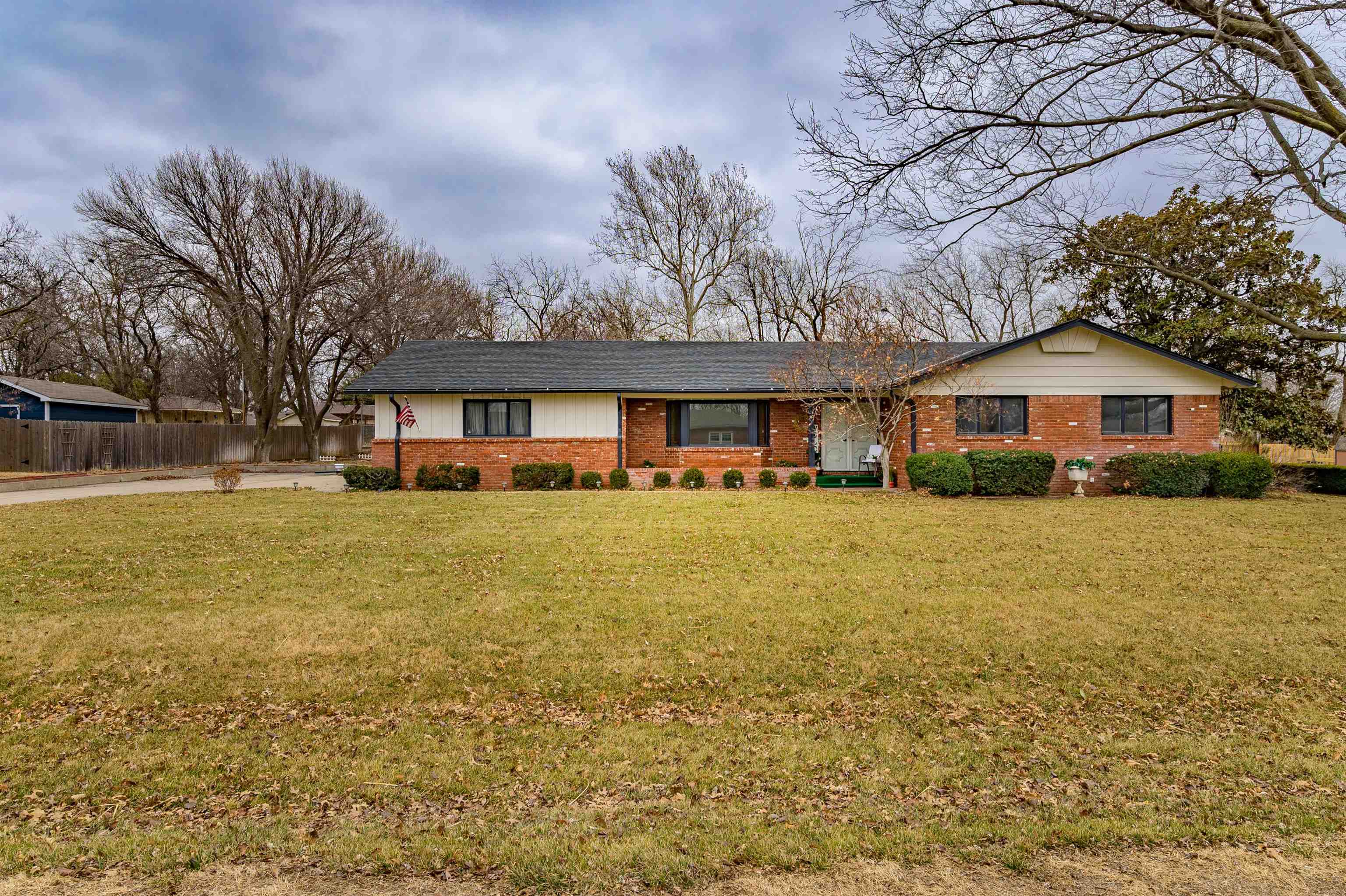 11208 Valley Hi Ct, Wichita, Kansas image 4