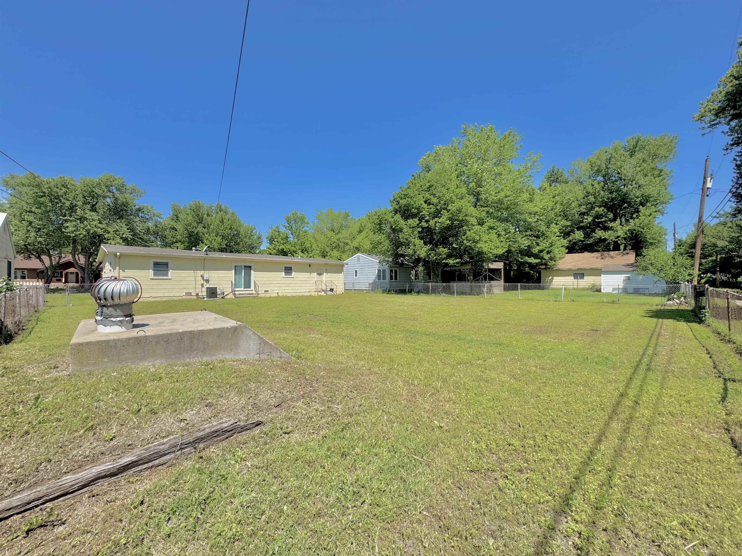 1018 N B St, Arkansas City, Kansas image 3