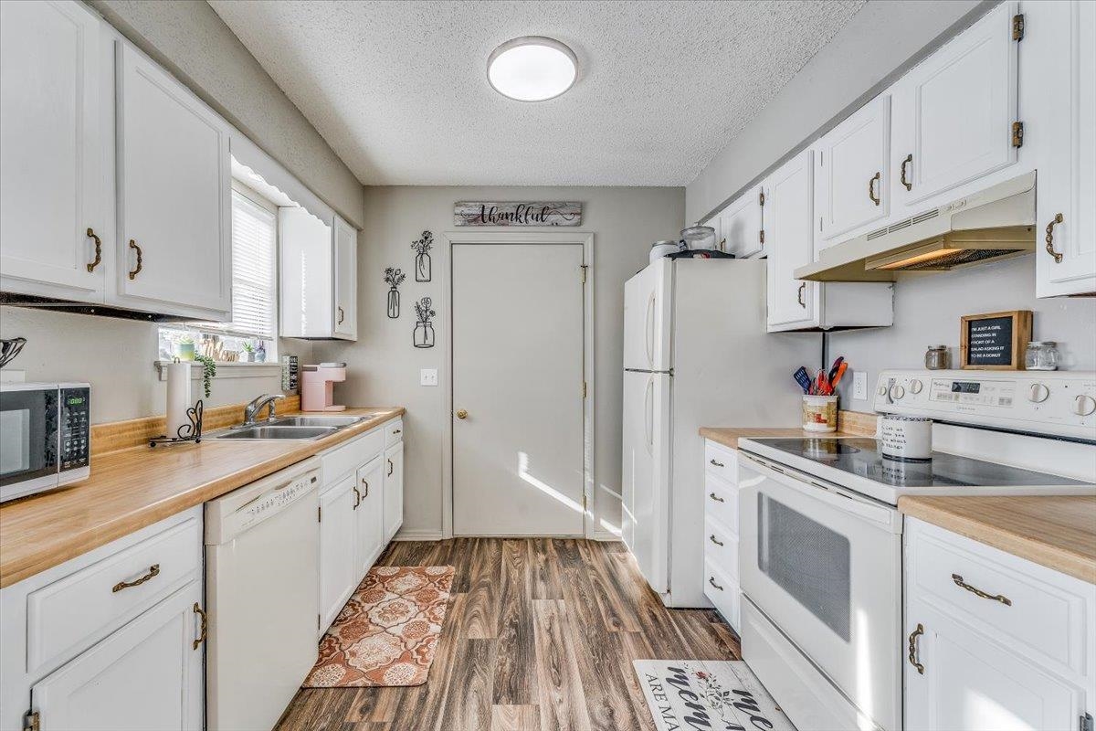 Derby, Kansas 67037, United States, 2 Bedrooms Bedrooms, ,2 BathroomsBathrooms,Residential,Pending,68432