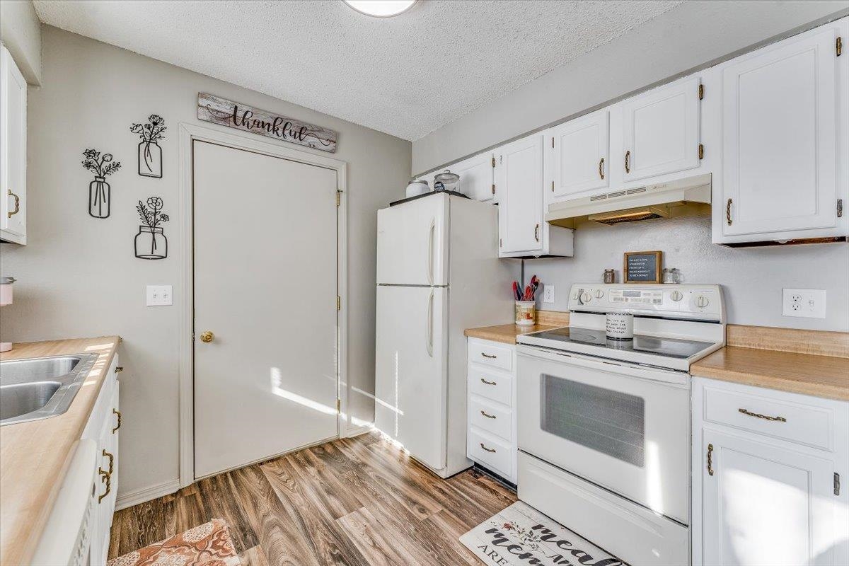 Derby, Kansas 67037, United States, 2 Bedrooms Bedrooms, ,2 BathroomsBathrooms,Residential,Pending,68432