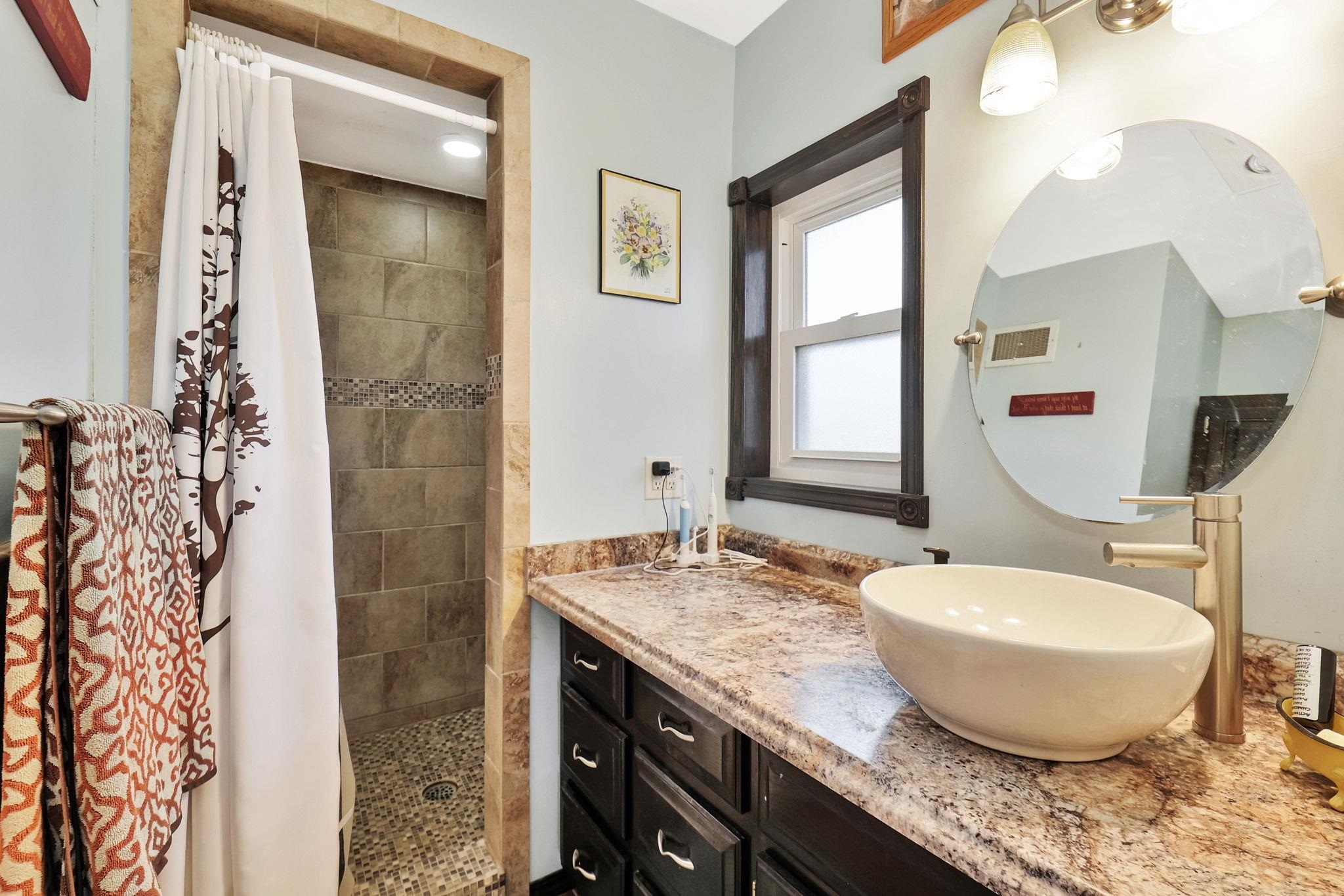 Valley Center, Kansas 67147, United States, 4 Bedrooms Bedrooms, ,3 BathroomsBathrooms,Residential,Pending,67286