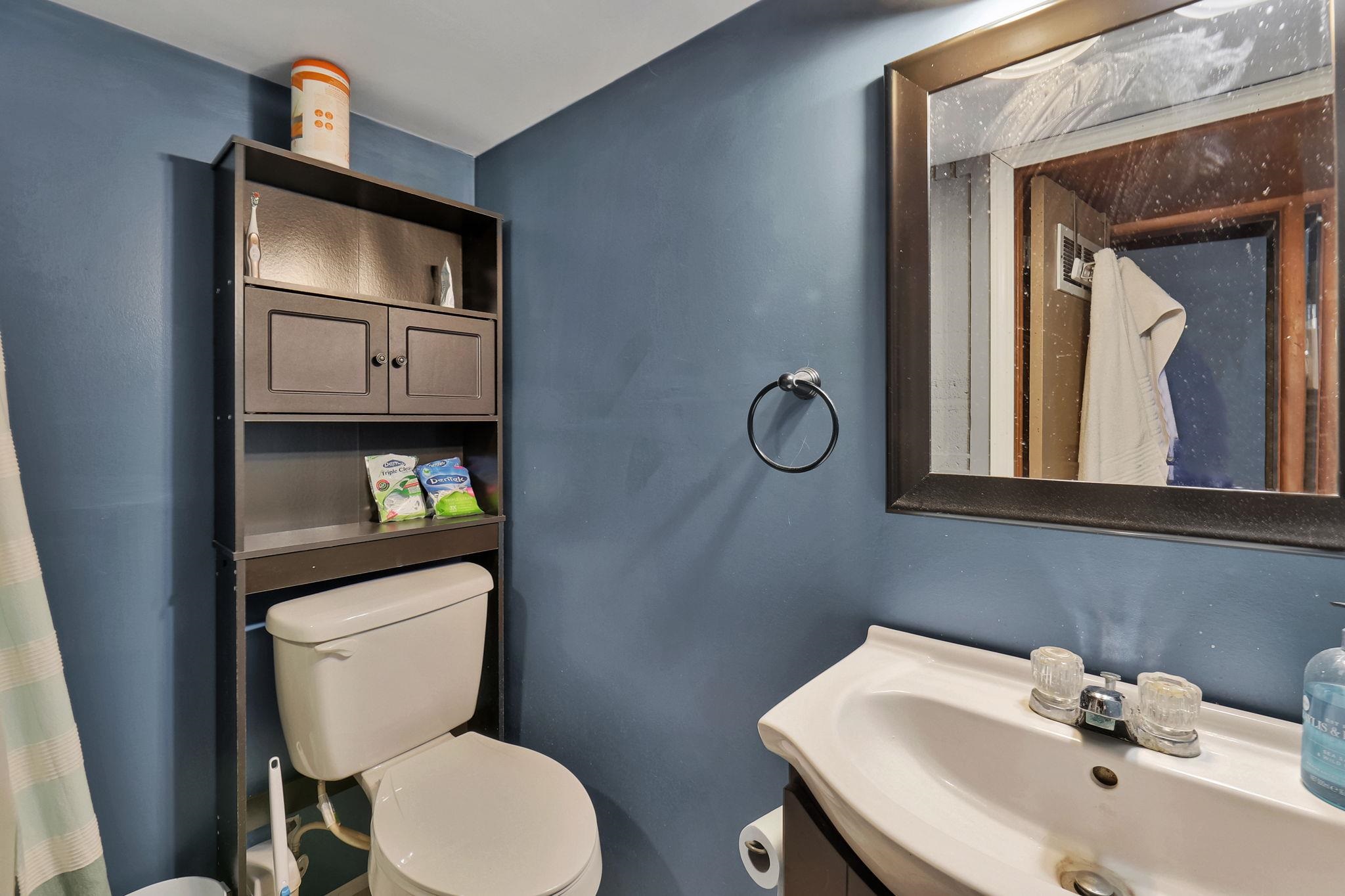 Valley Center, Kansas 67147, United States, 4 Bedrooms Bedrooms, ,3 BathroomsBathrooms,Residential,Pending,67286