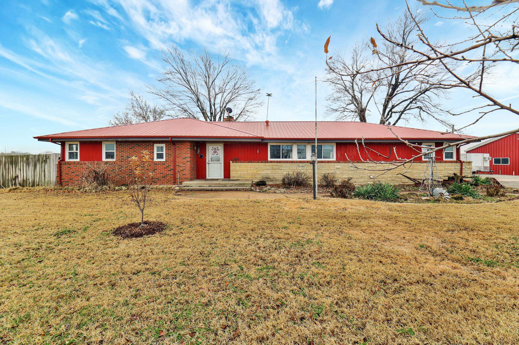 Valley Center, Kansas 67147, United States, 4 Bedrooms Bedrooms, ,3 BathroomsBathrooms,Residential,Pending,67286