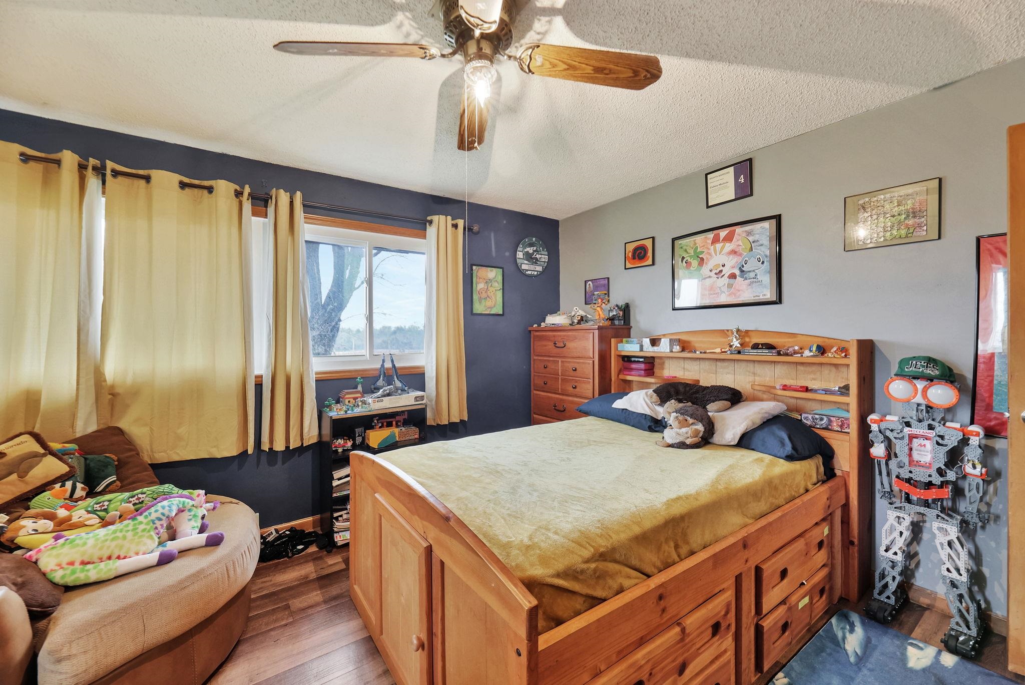 Valley Center, Kansas 67147, United States, 4 Bedrooms Bedrooms, ,3 BathroomsBathrooms,Residential,Pending,67286