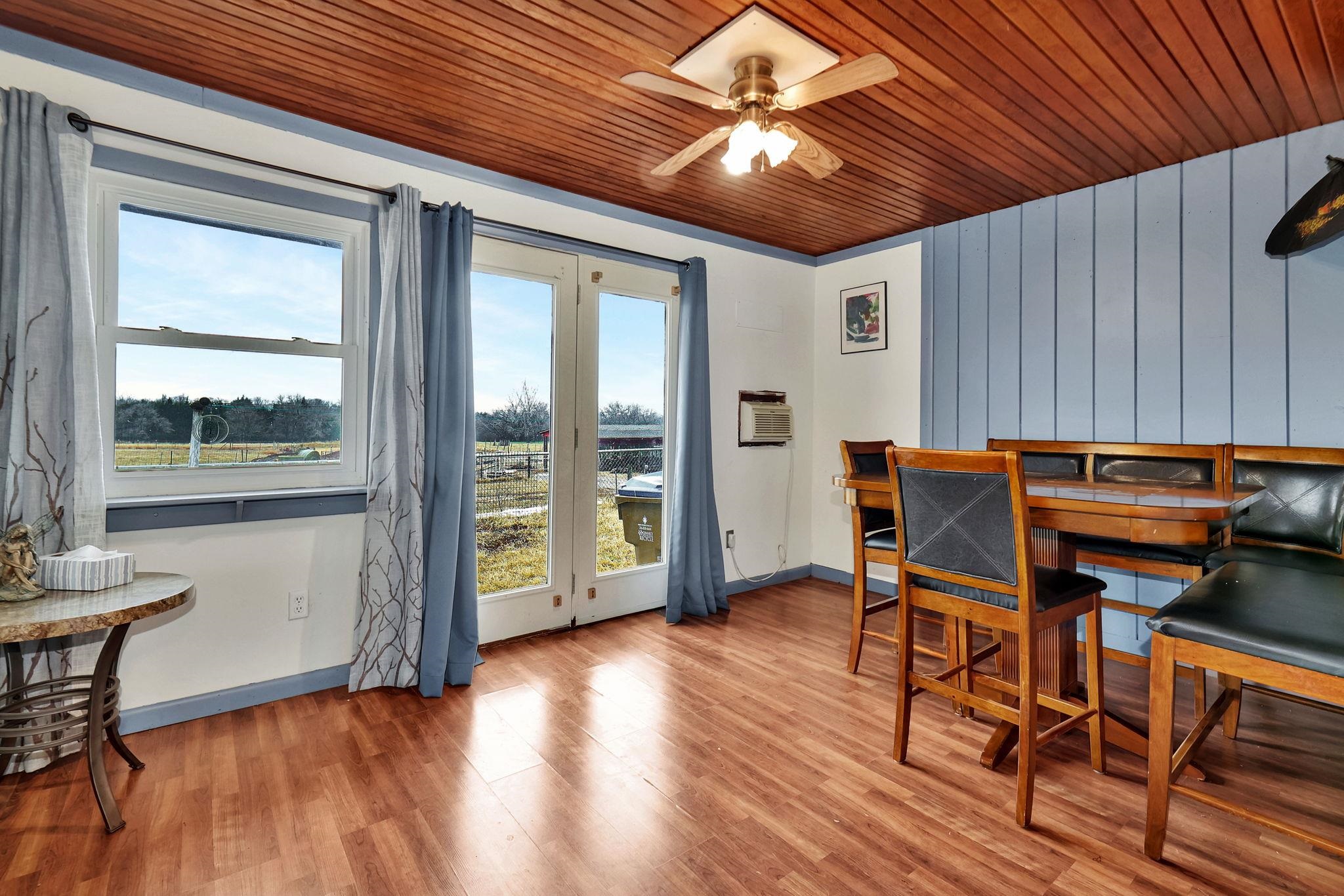 Valley Center, Kansas 67147, United States, 4 Bedrooms Bedrooms, ,3 BathroomsBathrooms,Residential,Pending,67286