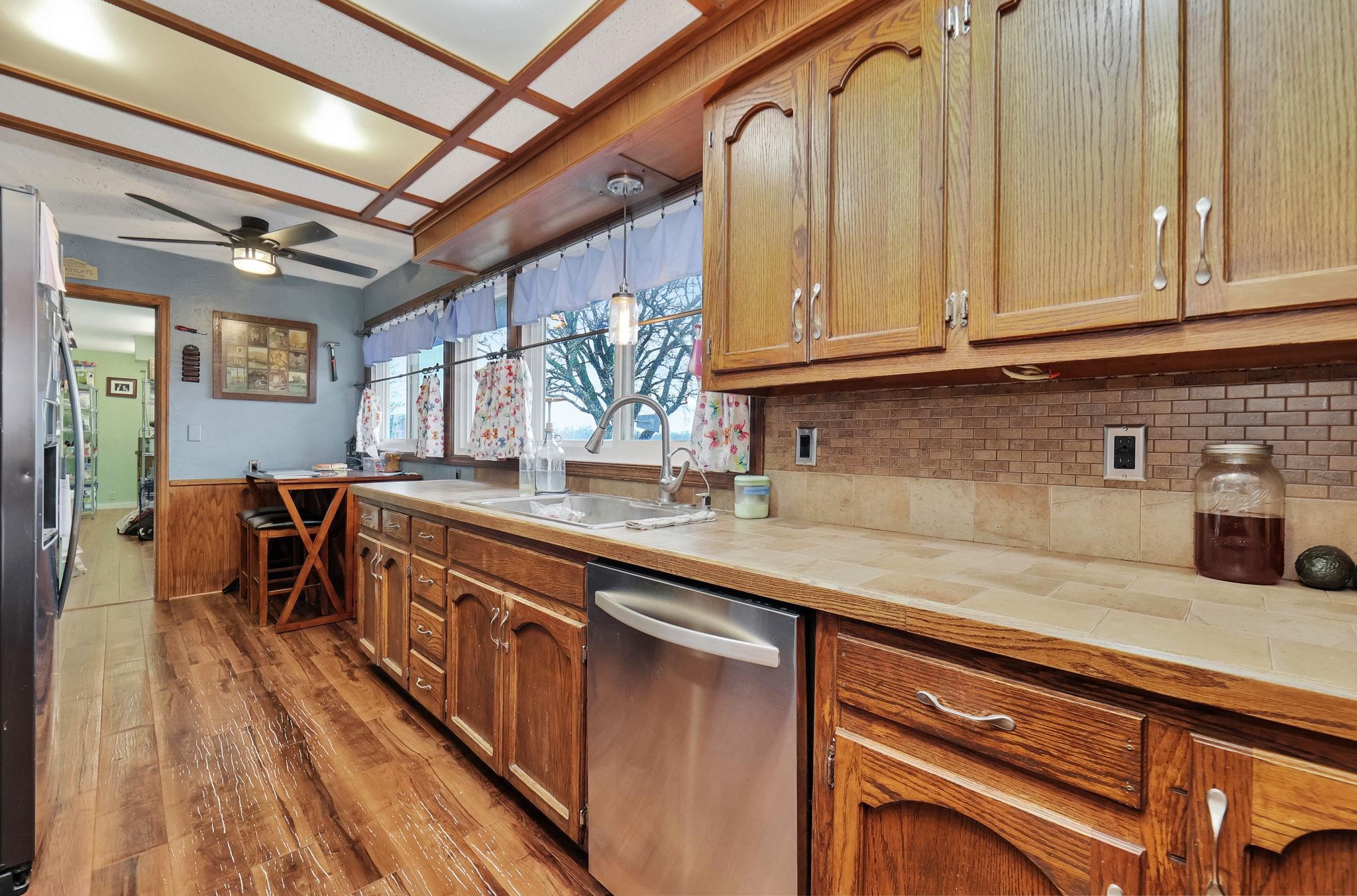 Valley Center, Kansas 67147, United States, 4 Bedrooms Bedrooms, ,3 BathroomsBathrooms,Residential,Pending,67286