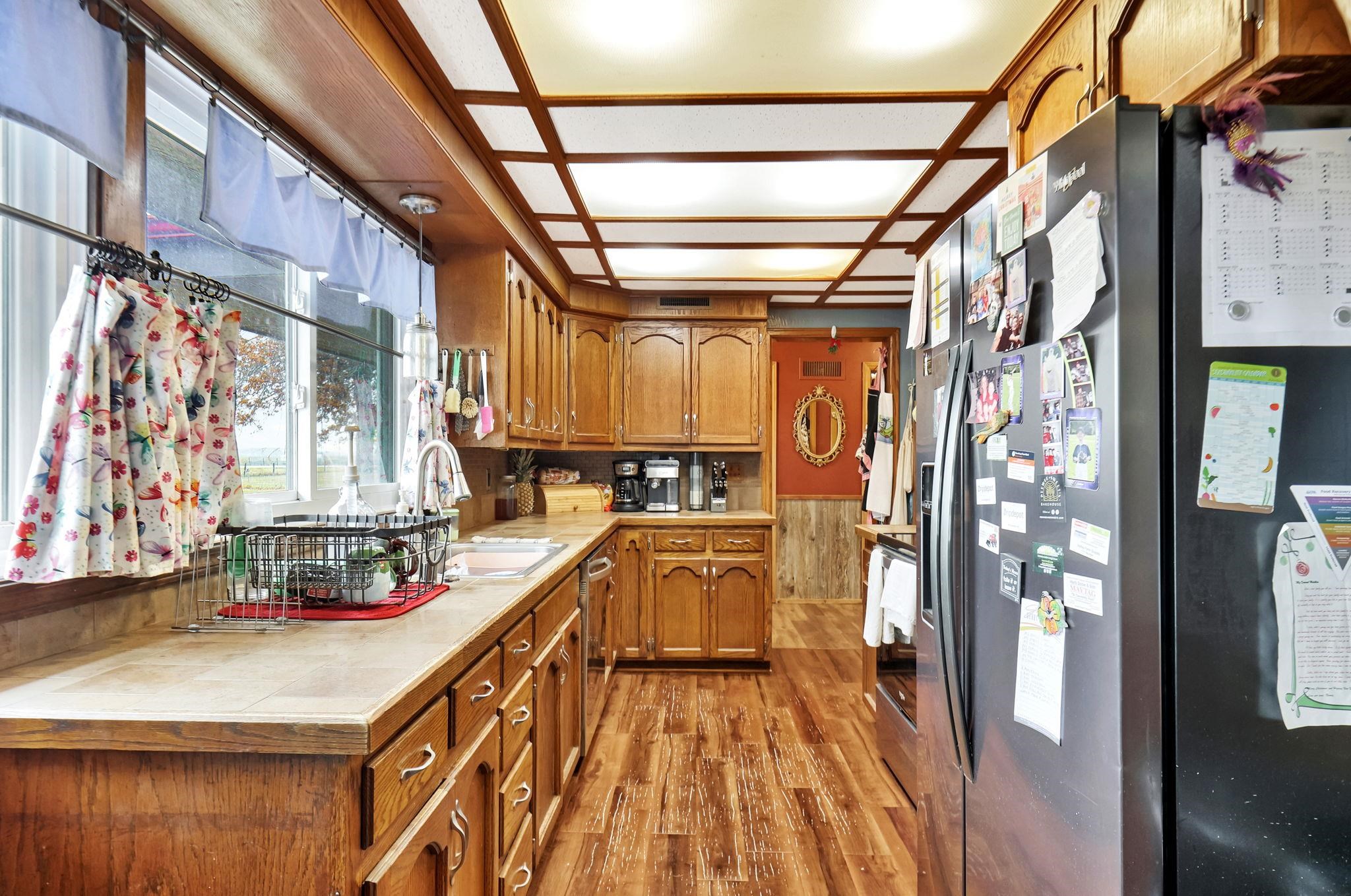 Valley Center, Kansas 67147, United States, 4 Bedrooms Bedrooms, ,3 BathroomsBathrooms,Residential,Pending,67286