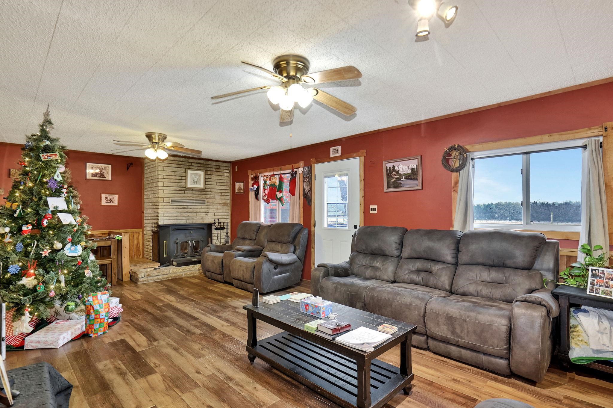 Valley Center, Kansas 67147, United States, 4 Bedrooms Bedrooms, ,3 BathroomsBathrooms,Residential,Pending,67286