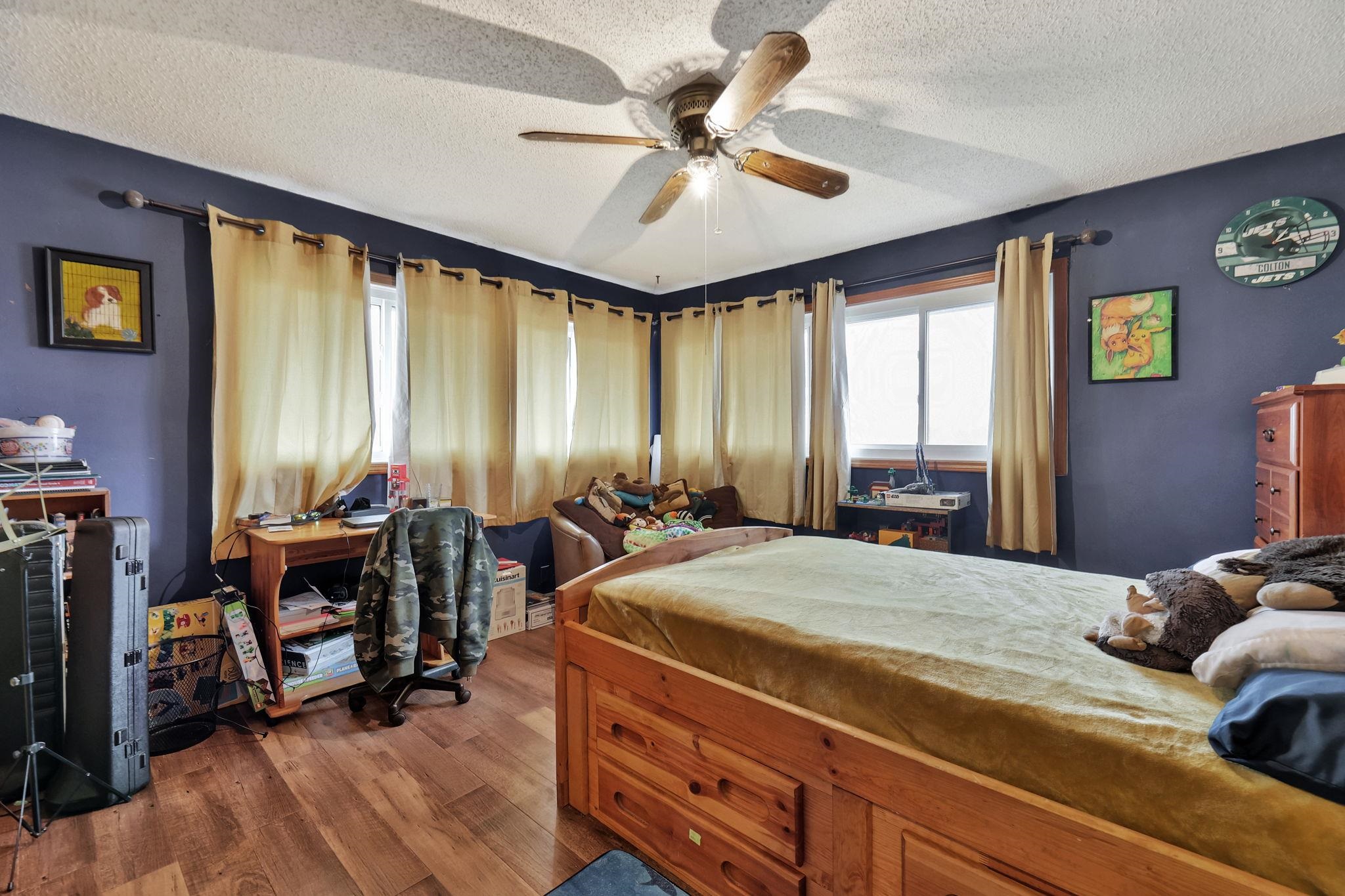 Valley Center, Kansas 67147, United States, 4 Bedrooms Bedrooms, ,3 BathroomsBathrooms,Residential,Pending,67286