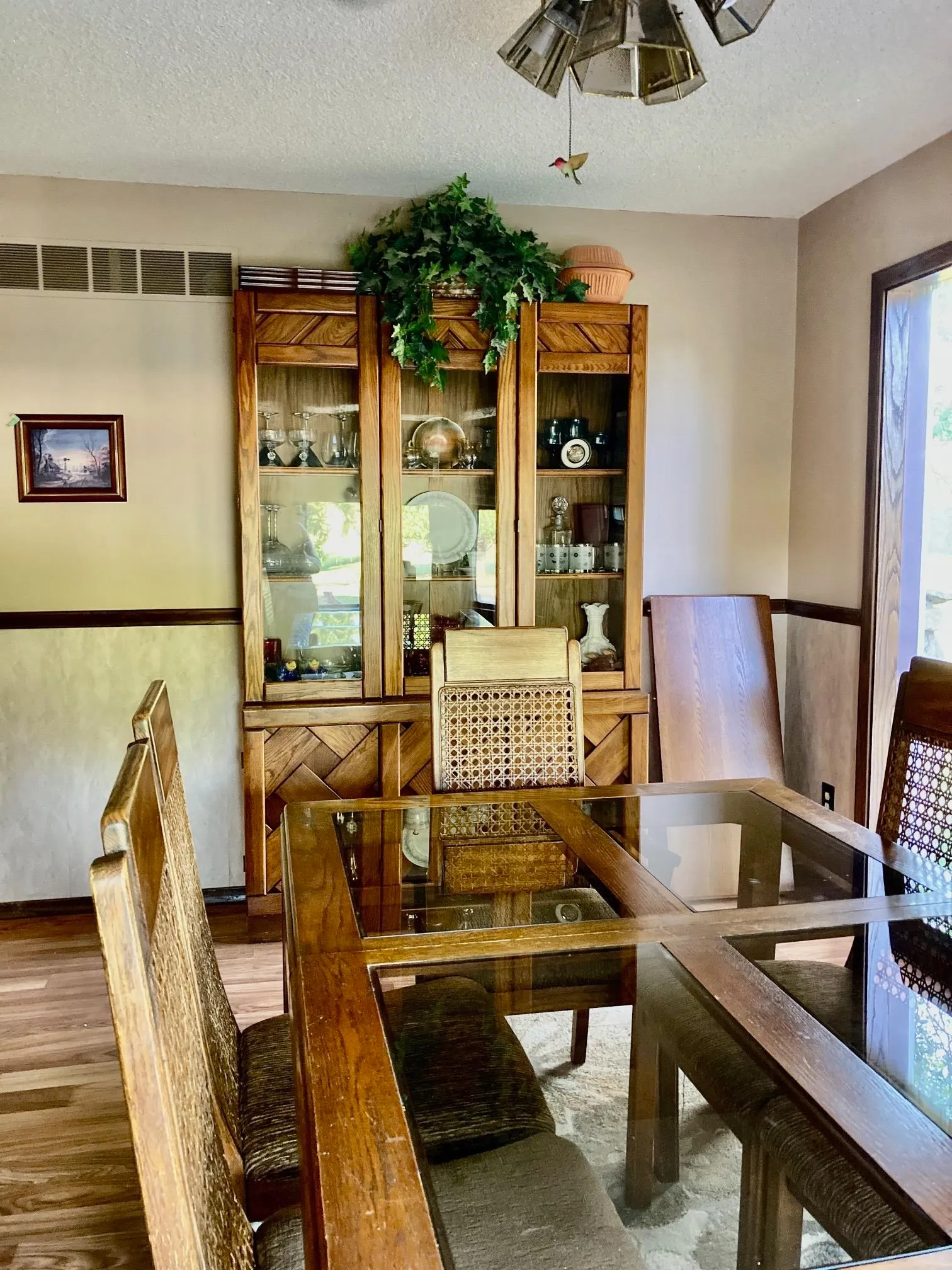 Cheney, Kansas 67025, United States, 5 Bedrooms Bedrooms, ,3 BathroomsBathrooms,Residential,Pending,37848