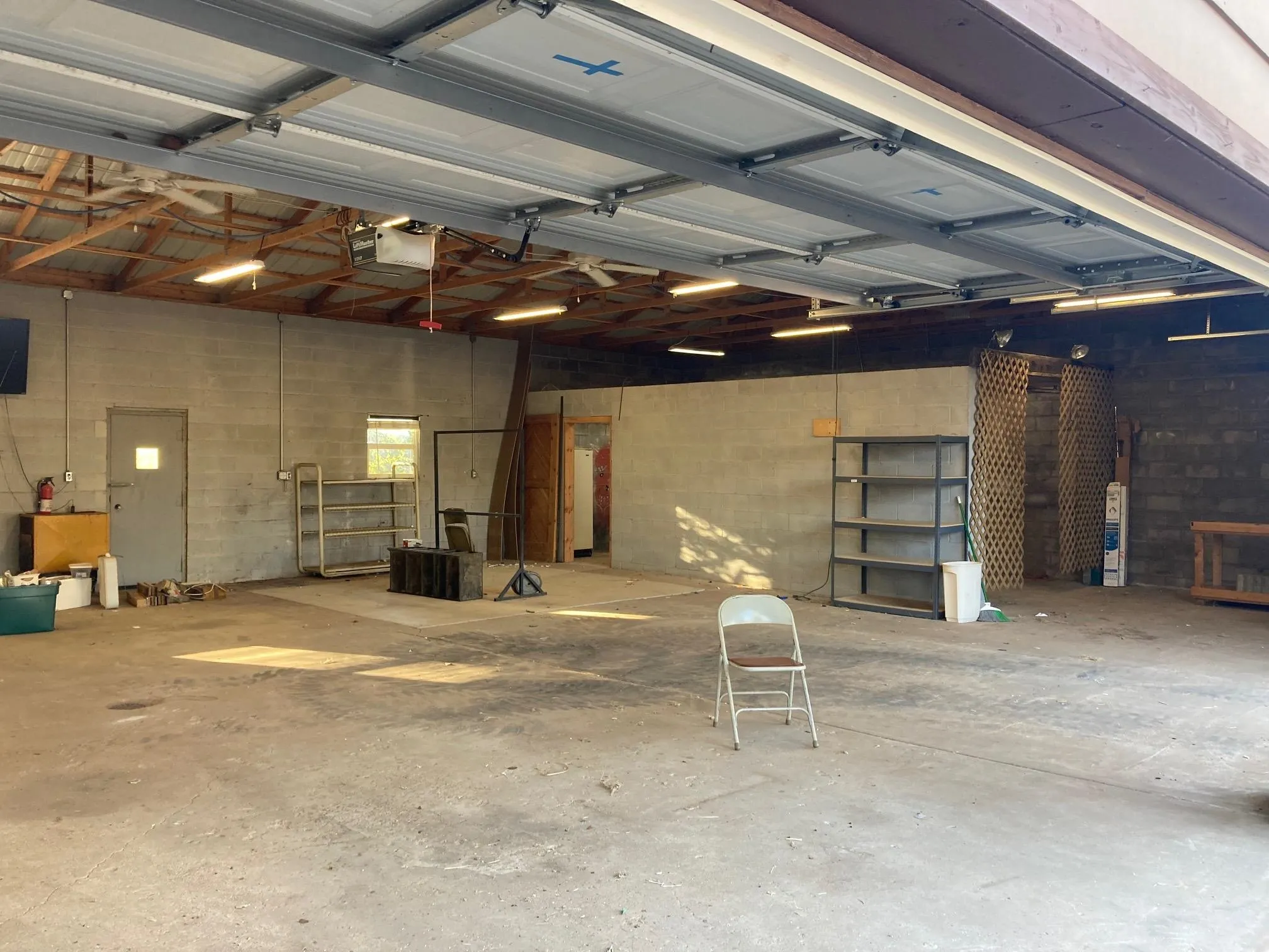 Cheney, Kansas 67025, United States, 5 Bedrooms Bedrooms, ,3 BathroomsBathrooms,Residential,Pending,37848