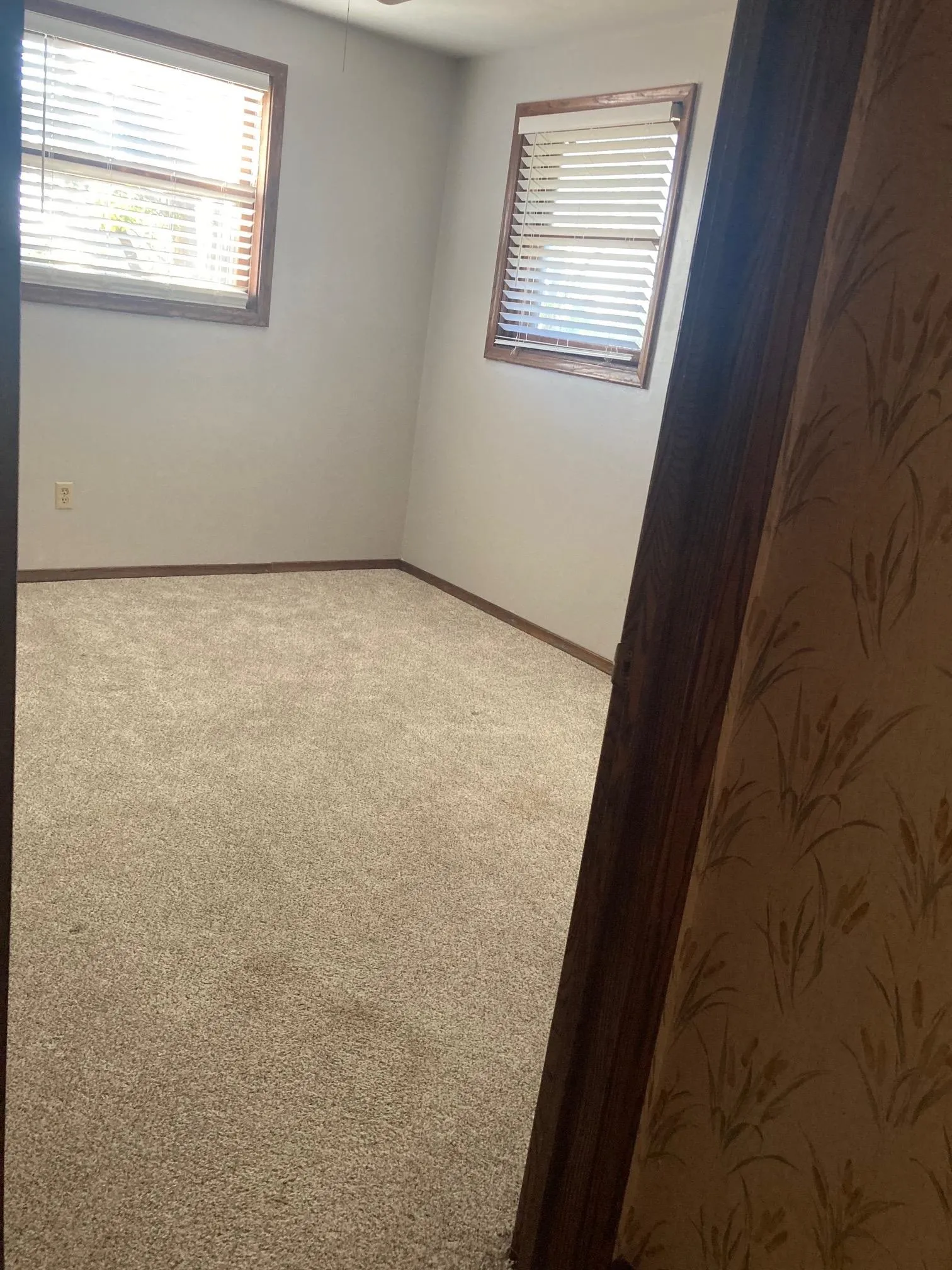 Cheney, Kansas 67025, United States, 5 Bedrooms Bedrooms, ,3 BathroomsBathrooms,Residential,Pending,37848