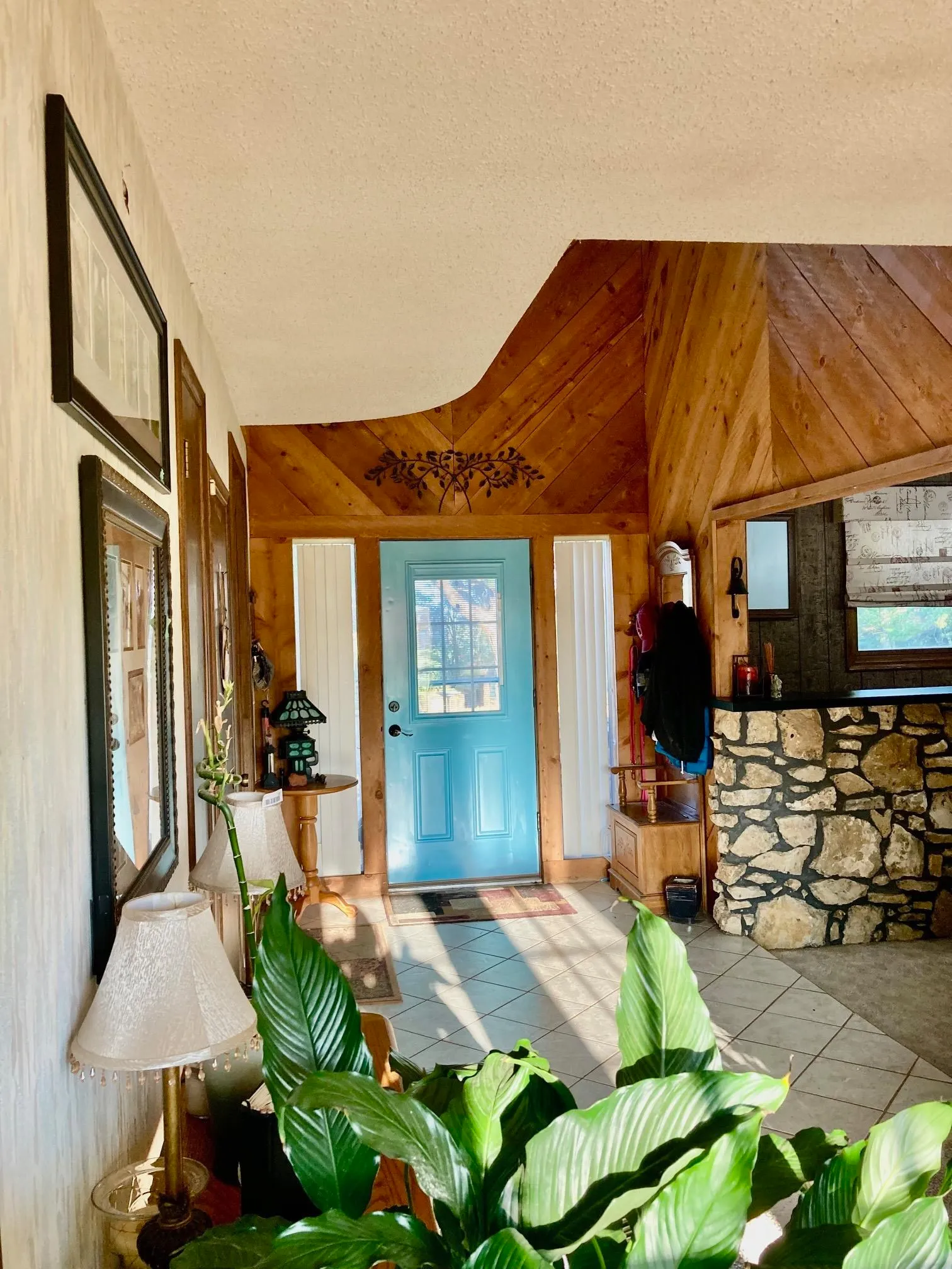 Cheney, Kansas 67025, United States, 5 Bedrooms Bedrooms, ,3 BathroomsBathrooms,Residential,Pending,37848