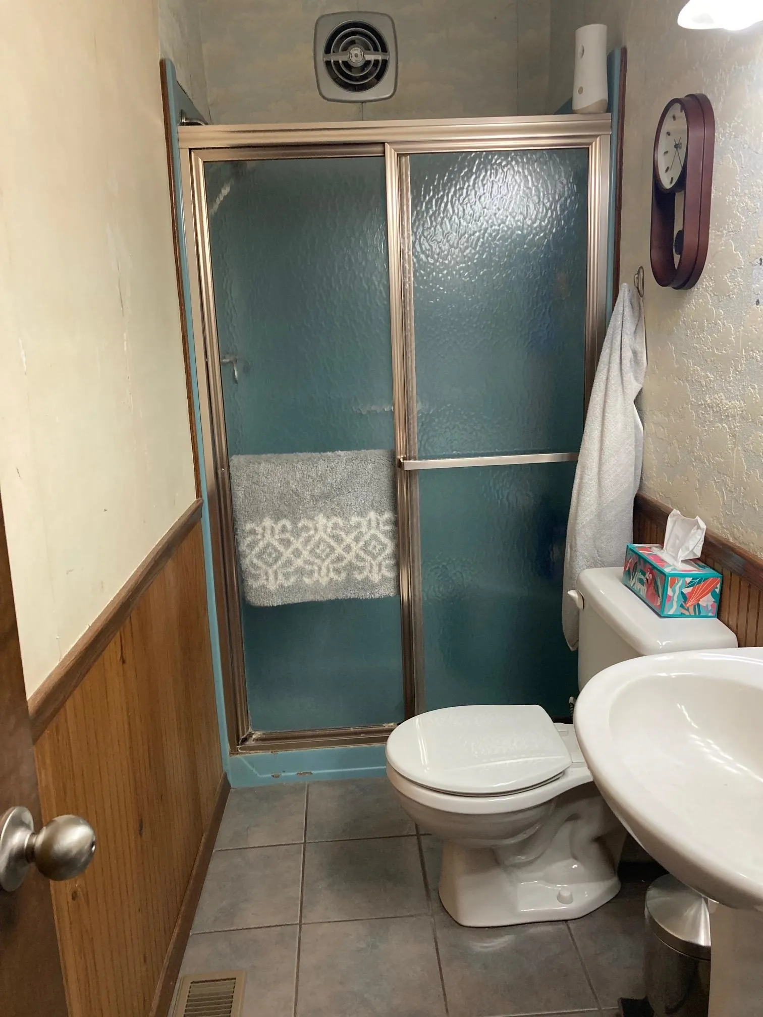 Cheney, Kansas 67025, United States, 5 Bedrooms Bedrooms, ,3 BathroomsBathrooms,Residential,Pending,37848