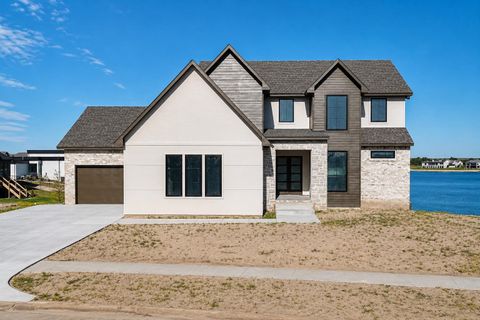 Homes For Sale - 4710 N Ridge Port St<br/> Wichita, KS 67205