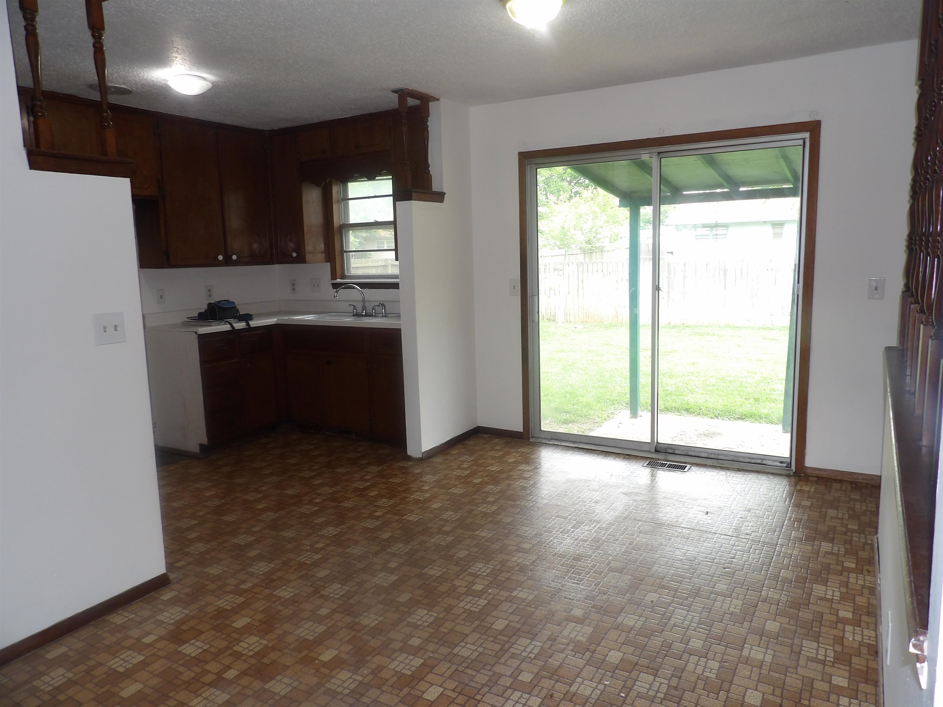 3031 S Chase Ave, Wichita, Kansas image 9