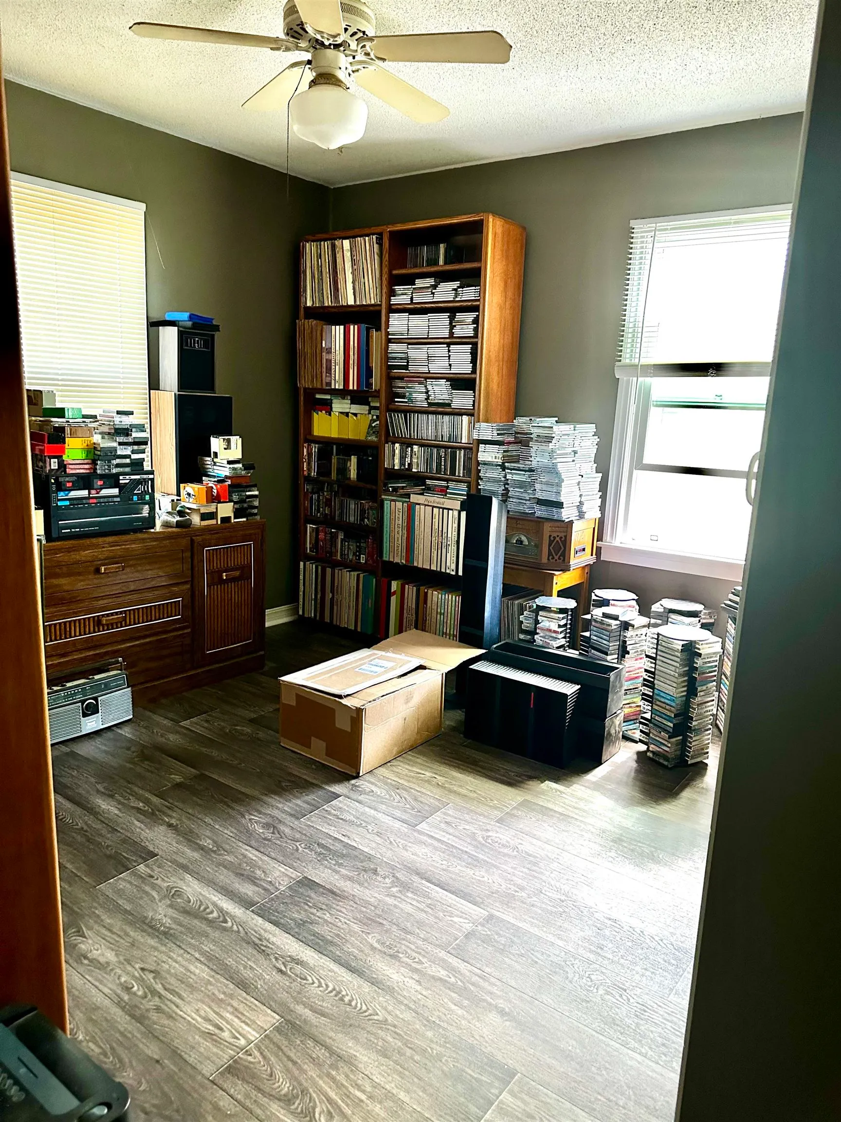 Wichita, Kansas 67217, United States, 2 Bedrooms Bedrooms, ,1 BathroomBathrooms,Residential,Pending,42099