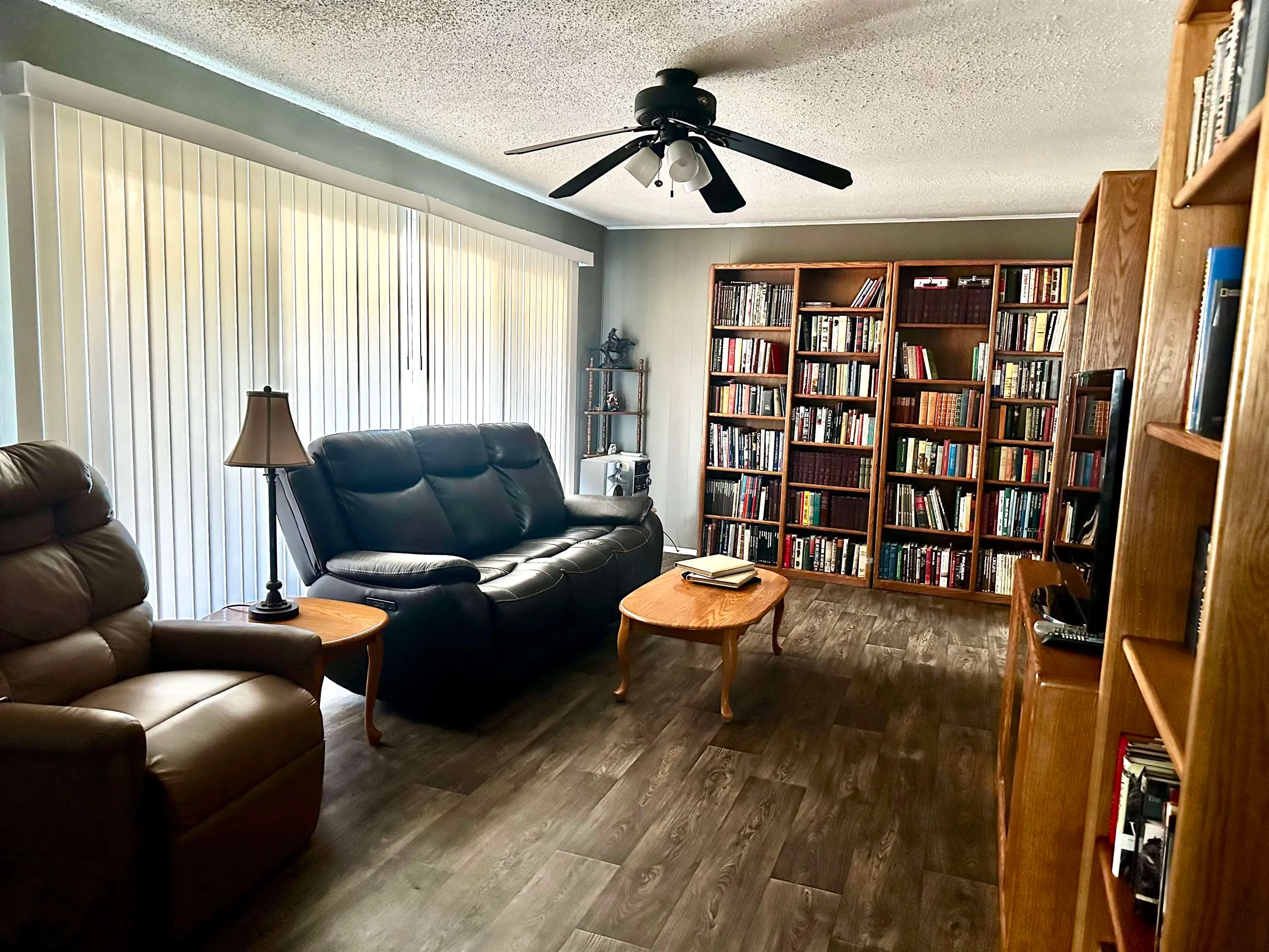 Wichita, Kansas 67217, United States, 2 Bedrooms Bedrooms, ,1 BathroomBathrooms,Residential,Pending,42099