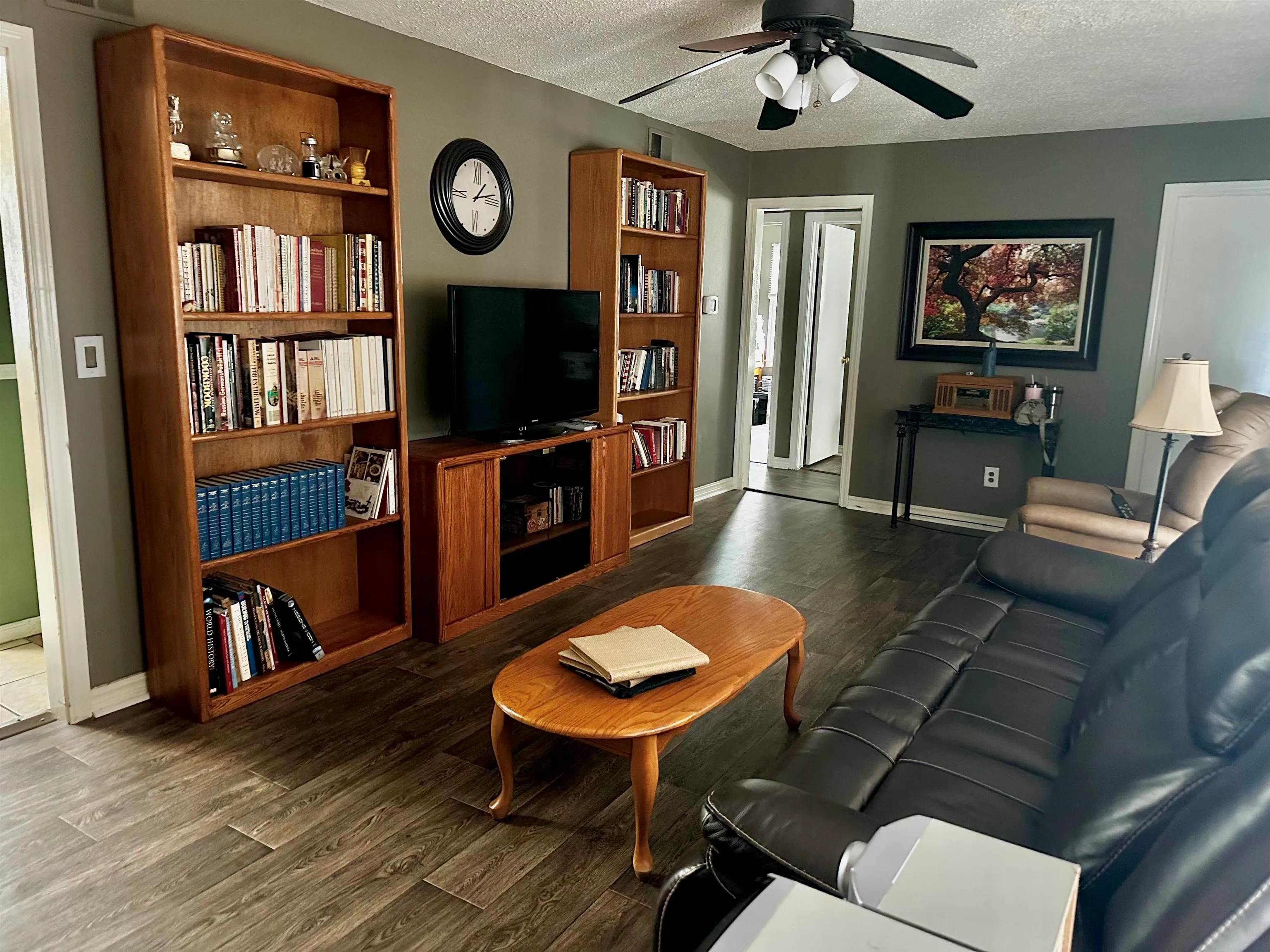 Wichita, Kansas 67217, United States, 2 Bedrooms Bedrooms, ,1 BathroomBathrooms,Residential,Pending,42099
