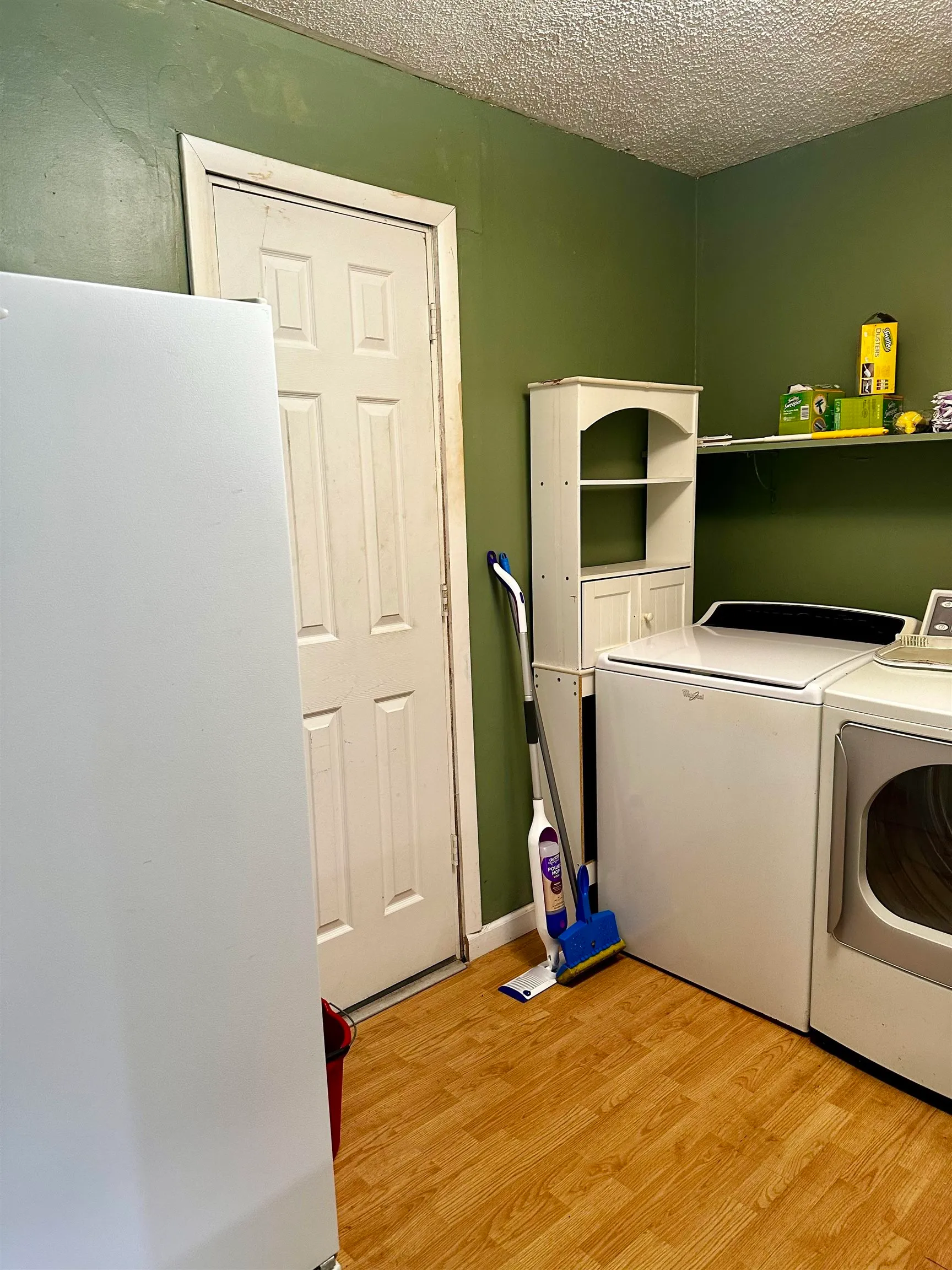 Wichita, Kansas 67217, United States, 2 Bedrooms Bedrooms, ,1 BathroomBathrooms,Residential,Pending,42099