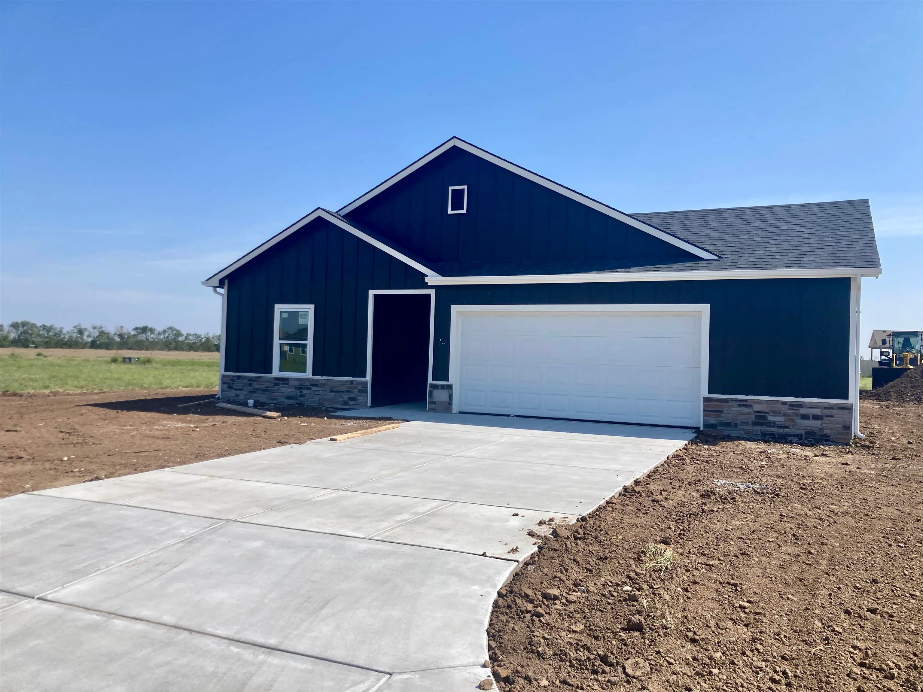 McPherson, Kansas 67460, United States, 3 Bedrooms Bedrooms, ,2 BathroomsBathrooms,Residential,Pending,47191