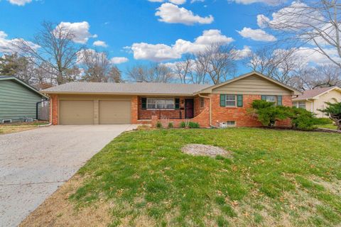 Photo of 6800 E Farmview St, Wichita, KS 67206 (MLS # 669238)