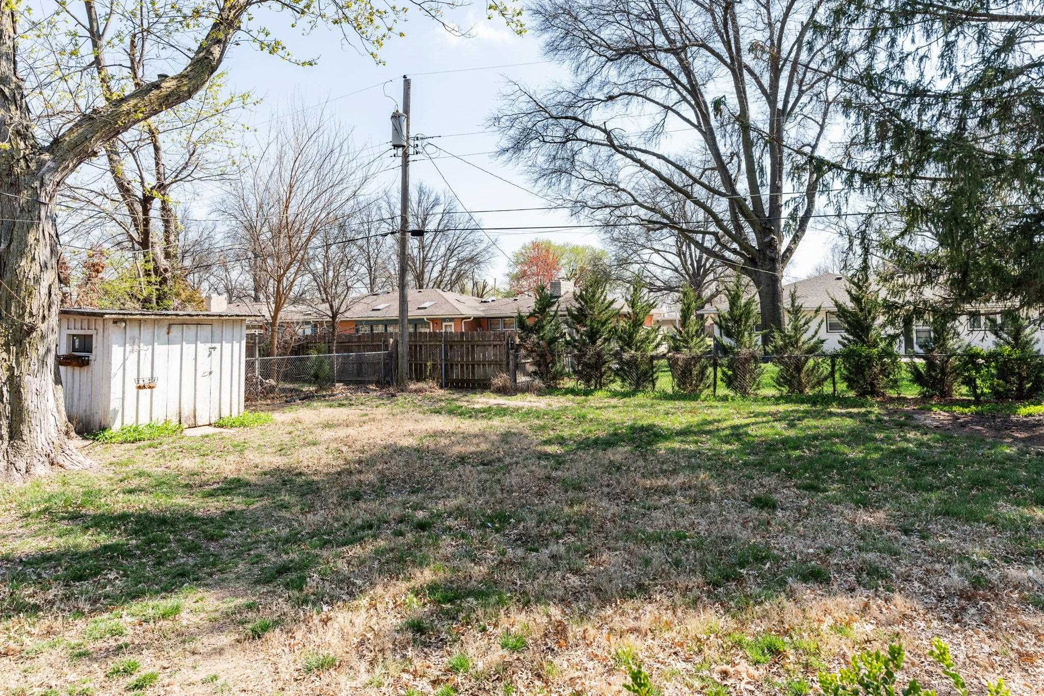 Wichita, Kansas 67208, United States, 3 Bedrooms Bedrooms, ,2 BathroomsBathrooms,Residential,Pending,62444