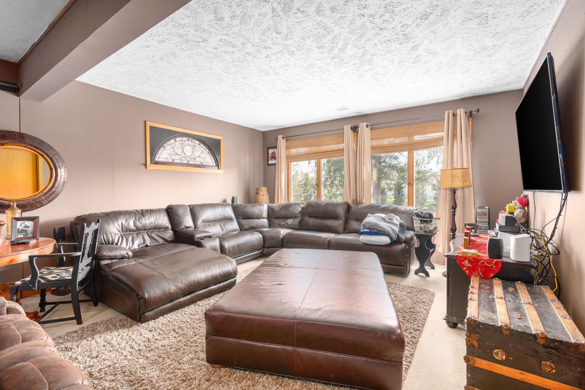 Wichita, Kansas 67208, United States, 3 Bedrooms Bedrooms, ,2 BathroomsBathrooms,Residential,Pending,62444