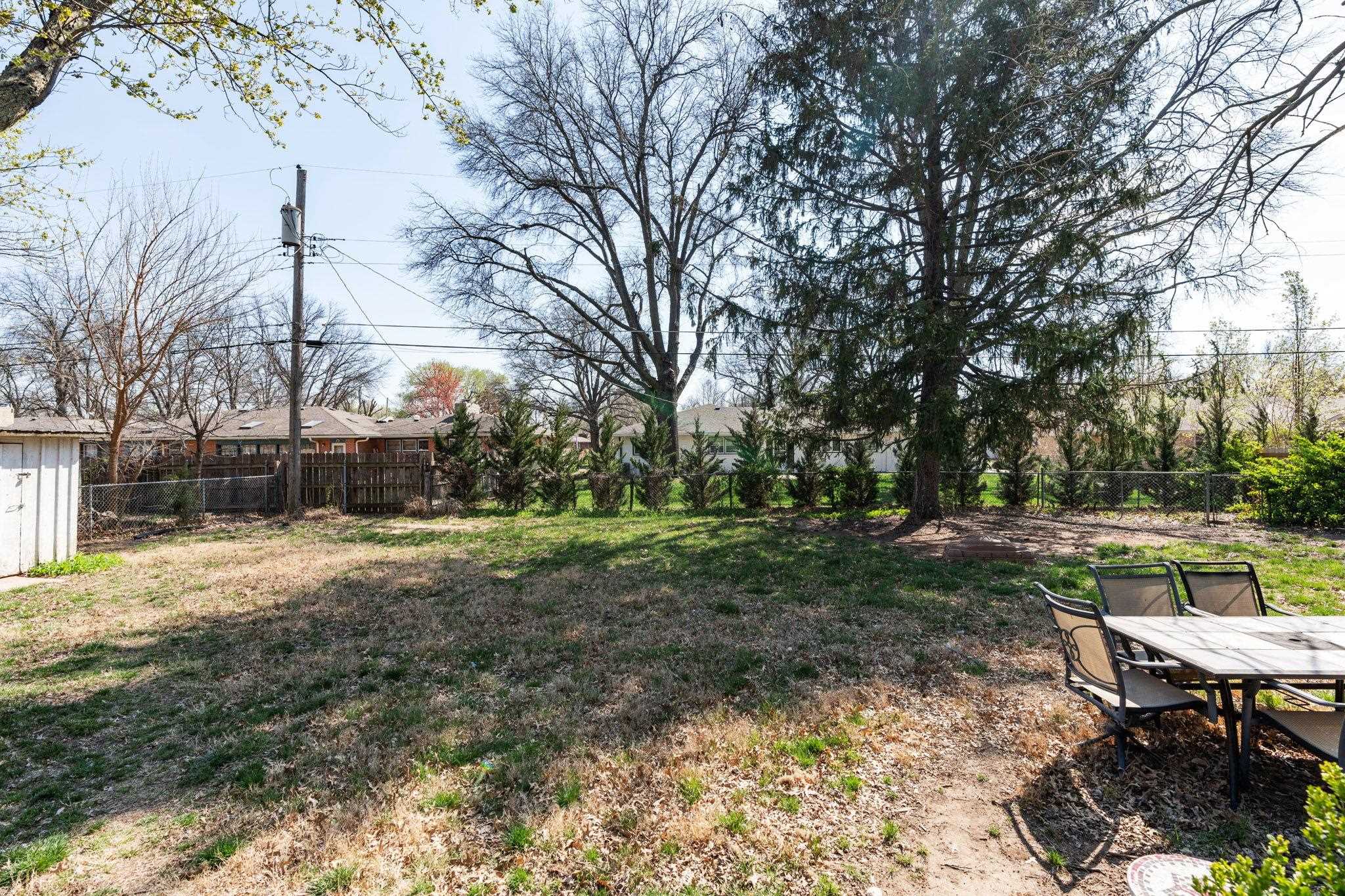 Wichita, Kansas 67208, United States, 3 Bedrooms Bedrooms, ,2 BathroomsBathrooms,Residential,Pending,62444