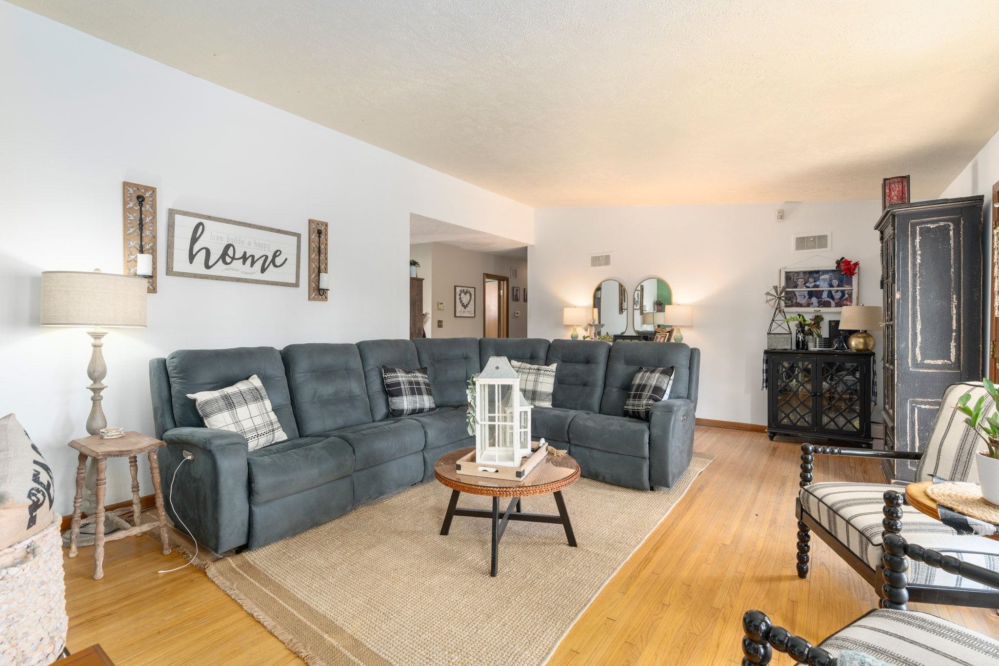 Wichita, Kansas 67208, United States, 3 Bedrooms Bedrooms, ,2 BathroomsBathrooms,Residential,Pending,62444