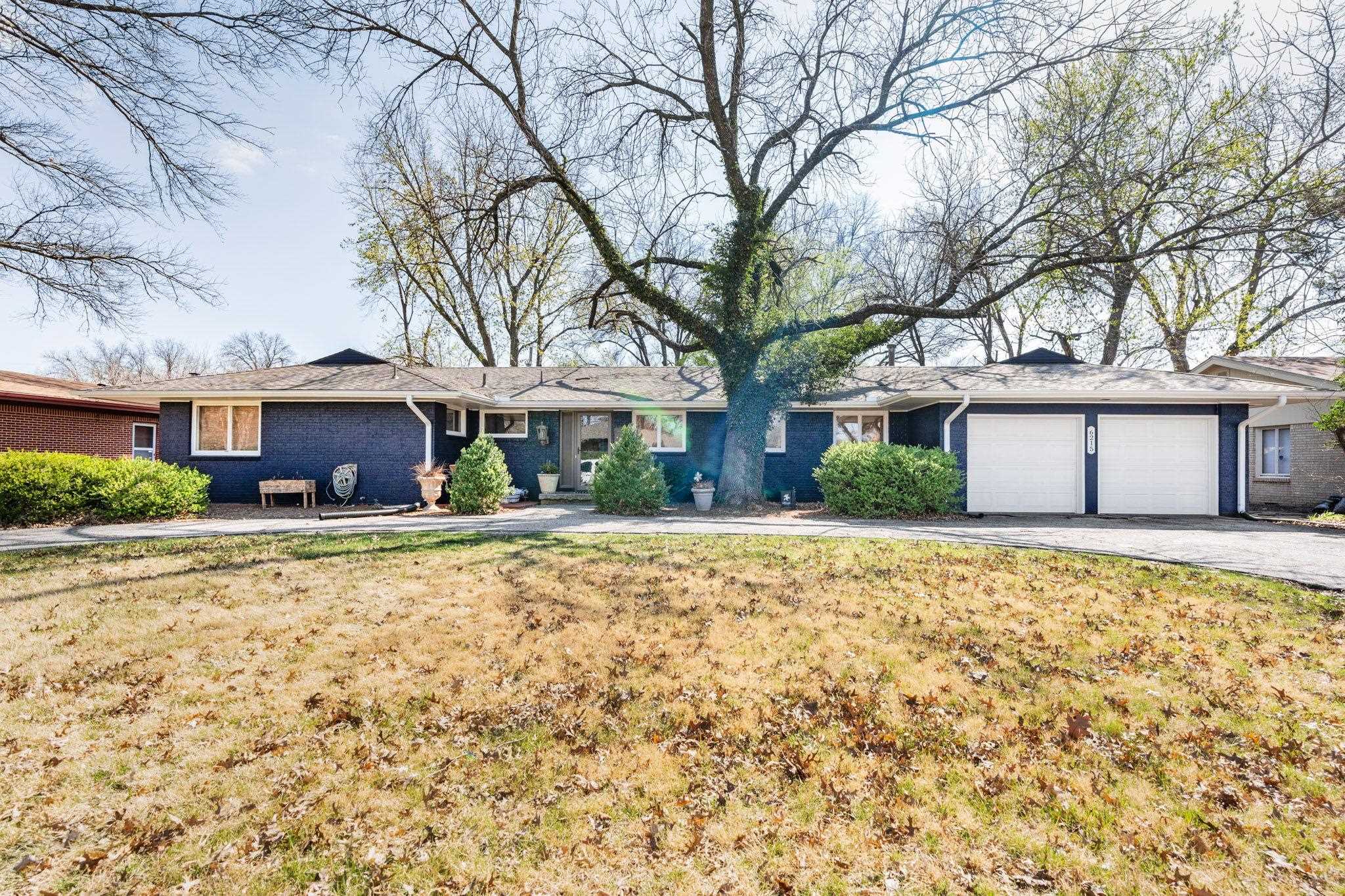 Wichita, Kansas 67208, United States, 3 Bedrooms Bedrooms, ,2 BathroomsBathrooms,Residential,Pending,62444